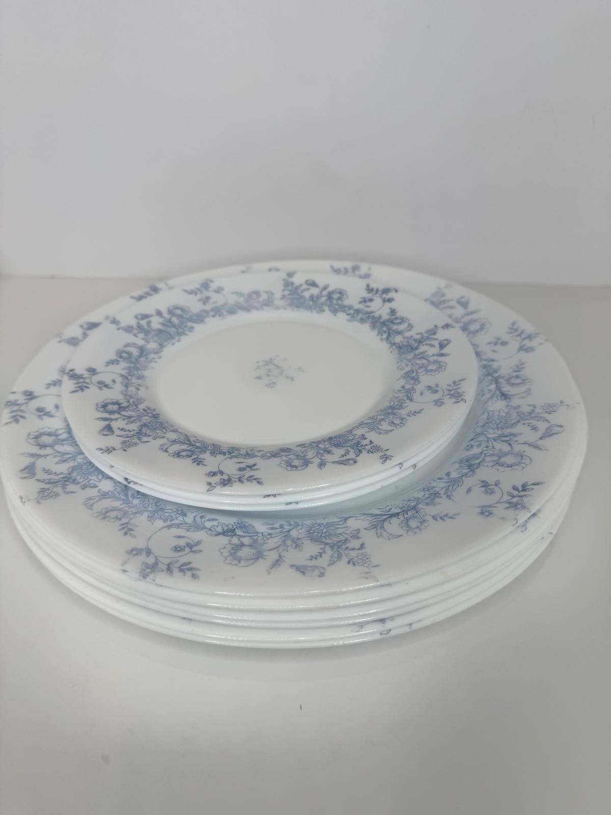 Vintage Arcopal France Glenwood Dinnerware Set –Blue Floral Milk Glass|15 Pieces