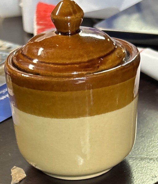 1988 Vtg Mini Christmas Crock Season’s Greetings Stoneware