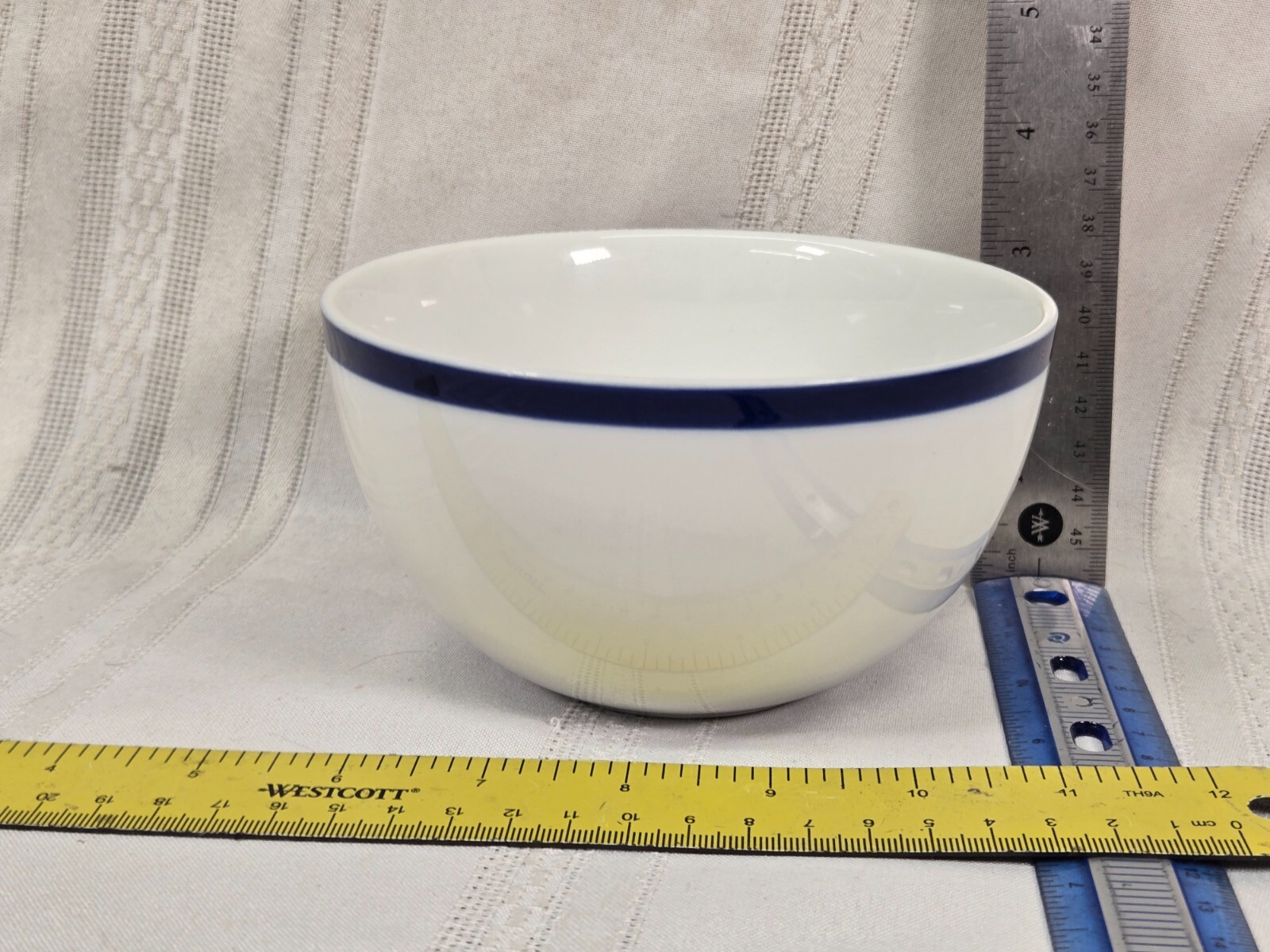 HAS UTENSIL MARKS Williams Sonoma BRASSERIE White Blue 5.5″ Cereal Soup Bowl