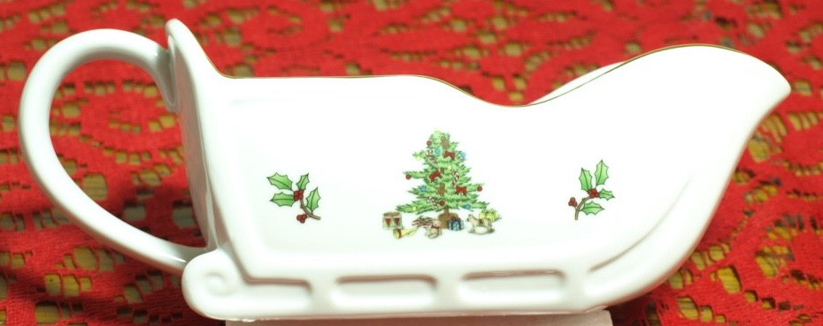 HOLIDAY HOSTESS BY TIENSHAN 26 PIECES 4 PLACE SETTINGS AND 10 EXTRA PIECES “NEW”