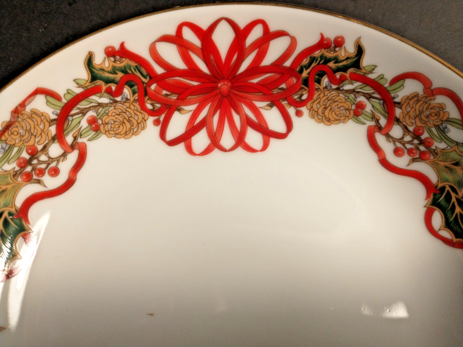 Andrea by Sadek Christmas Garland 1994 Fruit Dish 5.875″ wide x 1.25″ deep