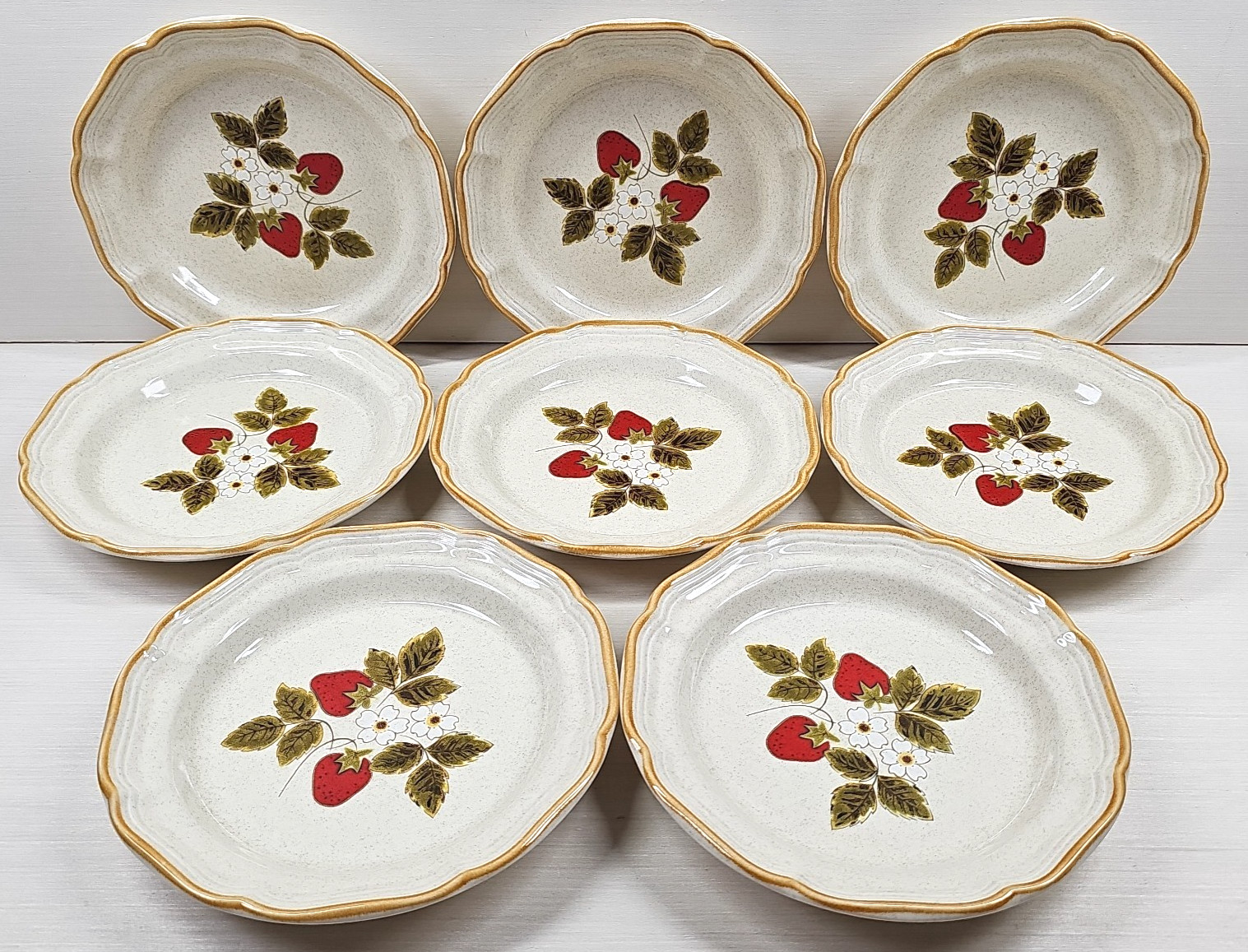 (8) Mikasa Strawberry Festival Salad Plates Set Vinage Fruit Scalloped Retro Lot