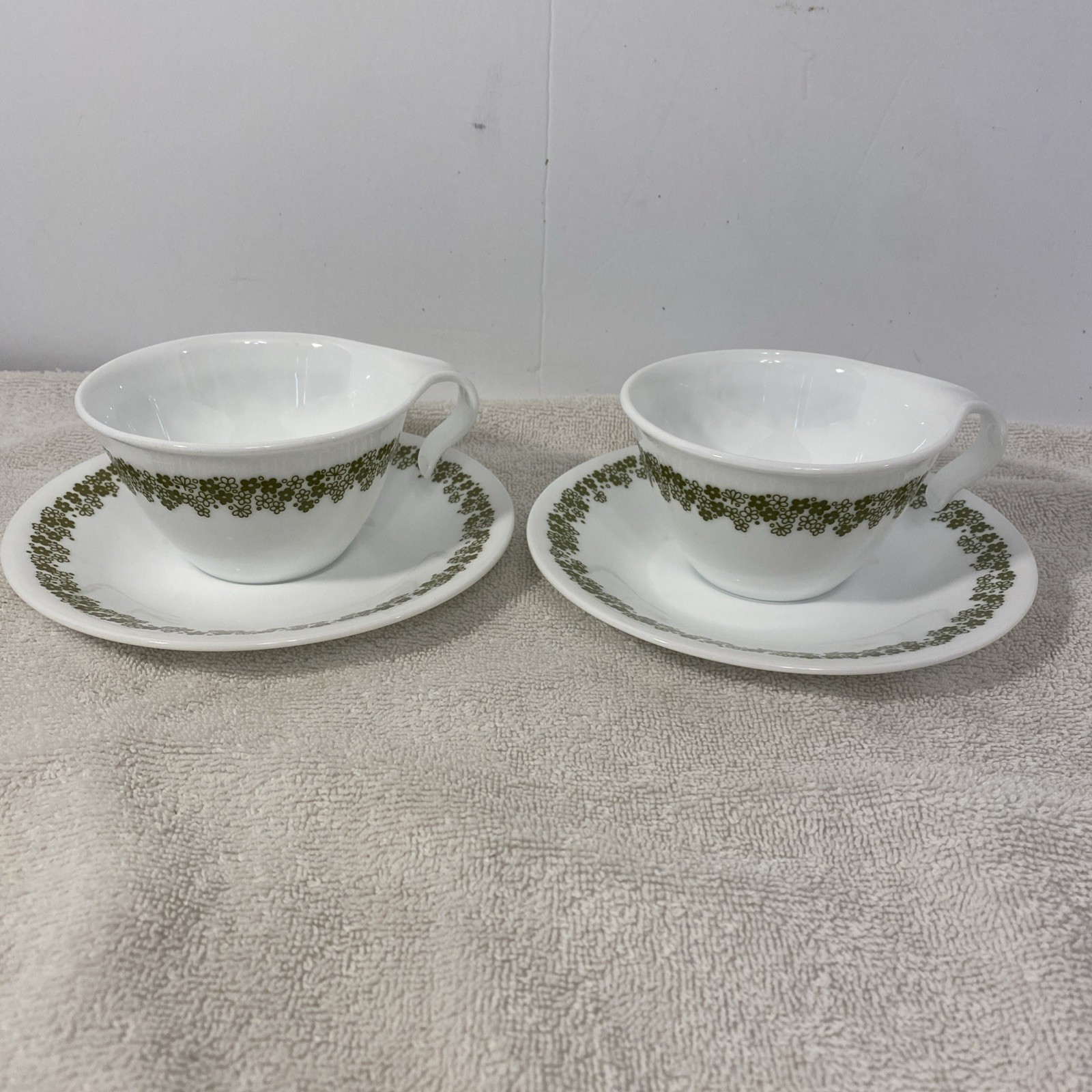 Corelle Spring Blossom Crazy Daisy Hooked Coffee Cups AND Saucers Set Of 2