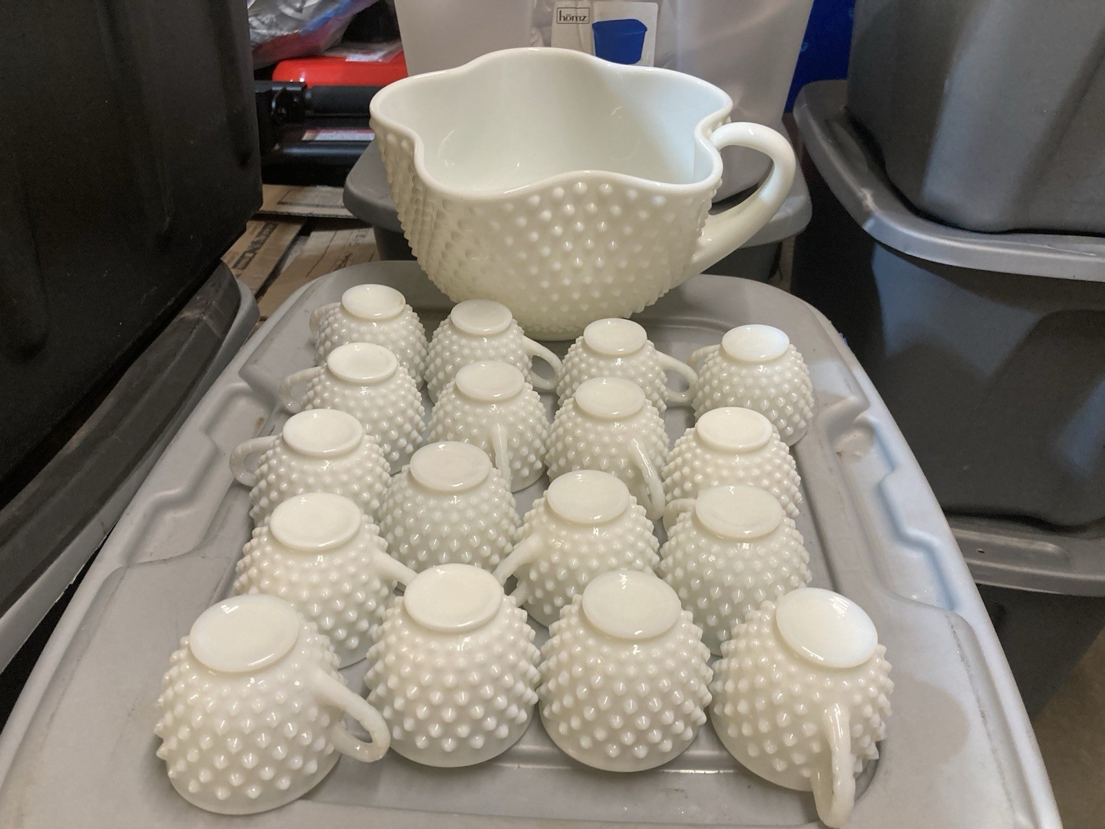 Rare Fenton White Hobnail Punch Bowl With 17 Cups / Please Read The Description