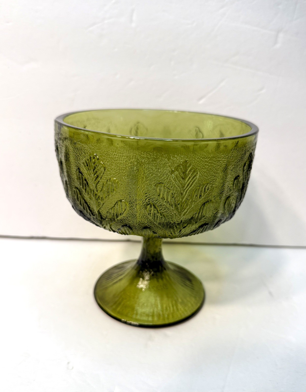 Vintage Green Glass Leaves Pattern Large Serving Pedestal Candy Dish FTD 1978