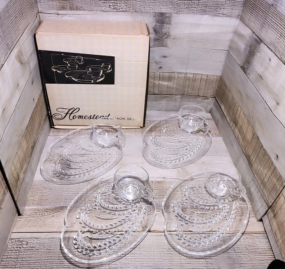 Set Of 4 Vintage Homestead Snack Plates & Cups Federal Glass In Original Box