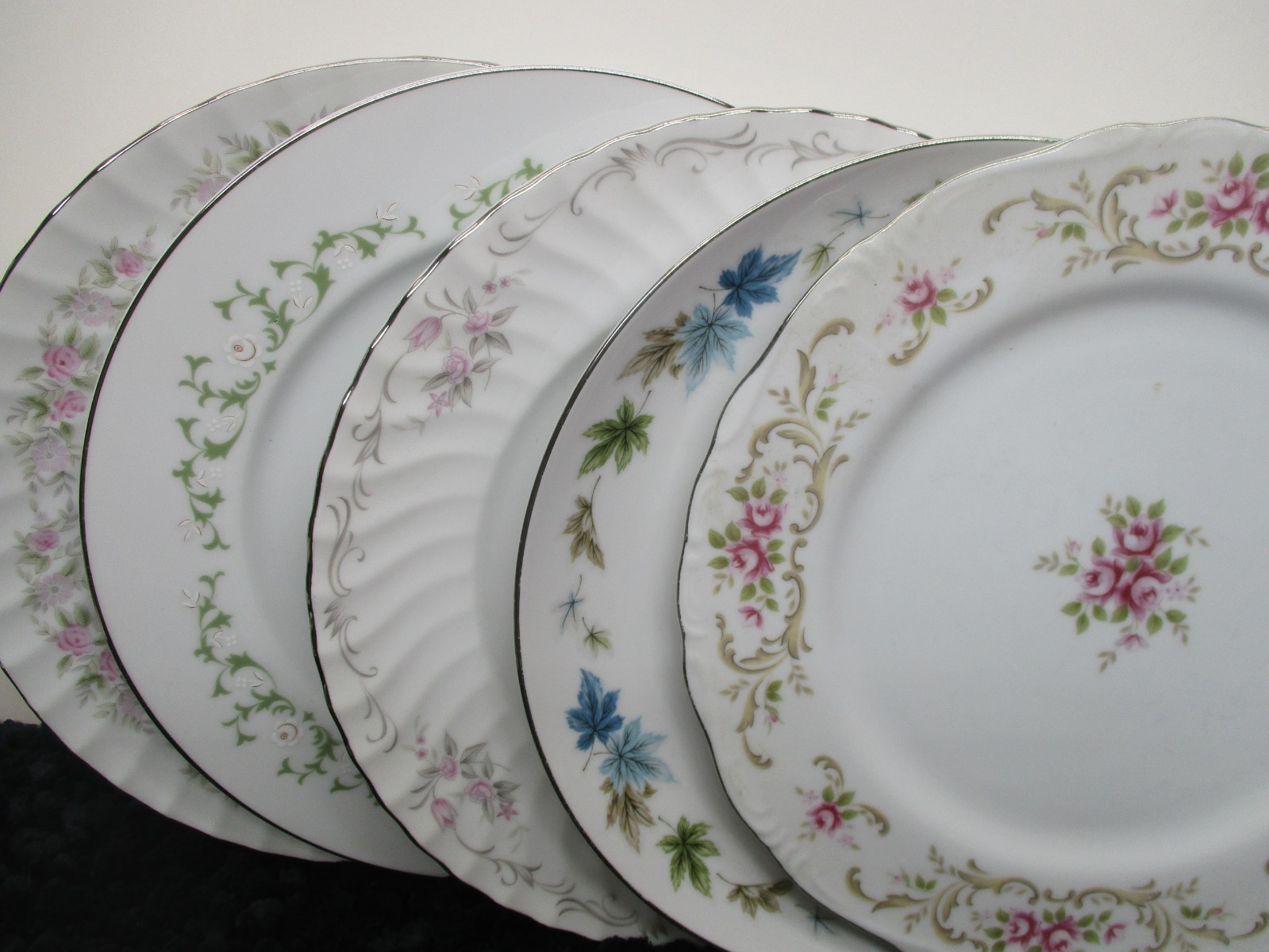Vintage Mismatched China Dinner Plates ~ Set of 5 ~ Colorful Set ~