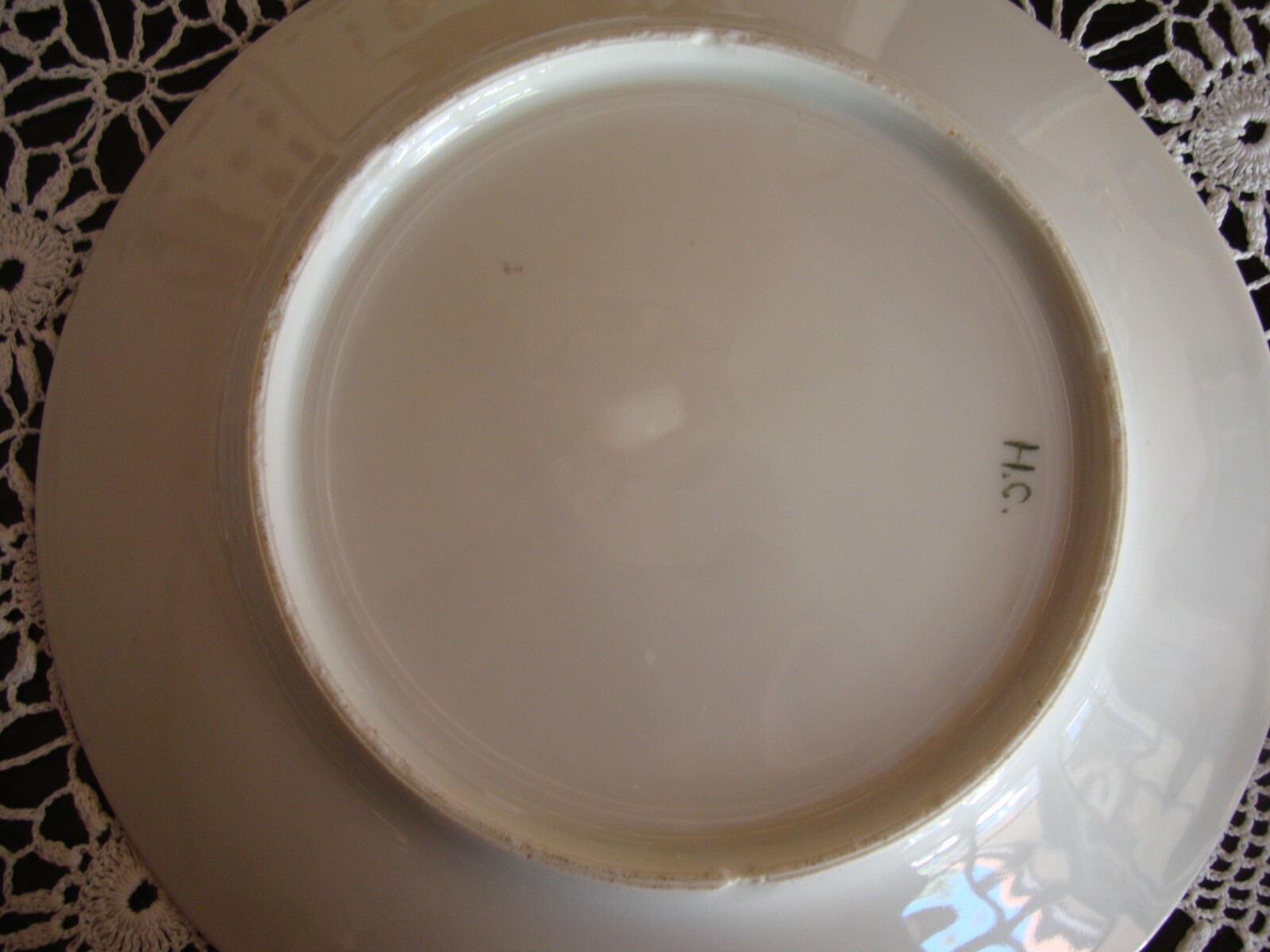 HAND PAINTED UNMARKED LIMOGES SET OF 6 DESSERT PLATES AND A DOME, ROSES & GOLD