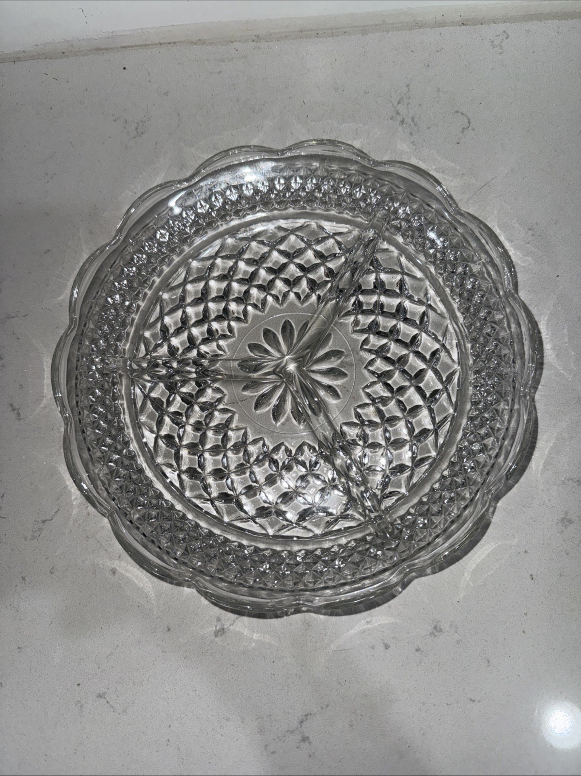 VINTAGE ANCHOR HOCKING WEXFORD CLEAR GLASS ROUND DIVIDED RELISH DISH PLATE 8.5″
