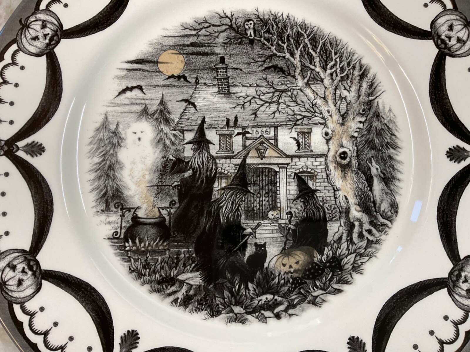 The Witches Coven Dinner Plates By Royal Stafford Halloween 11 Inch Set Of 4 New