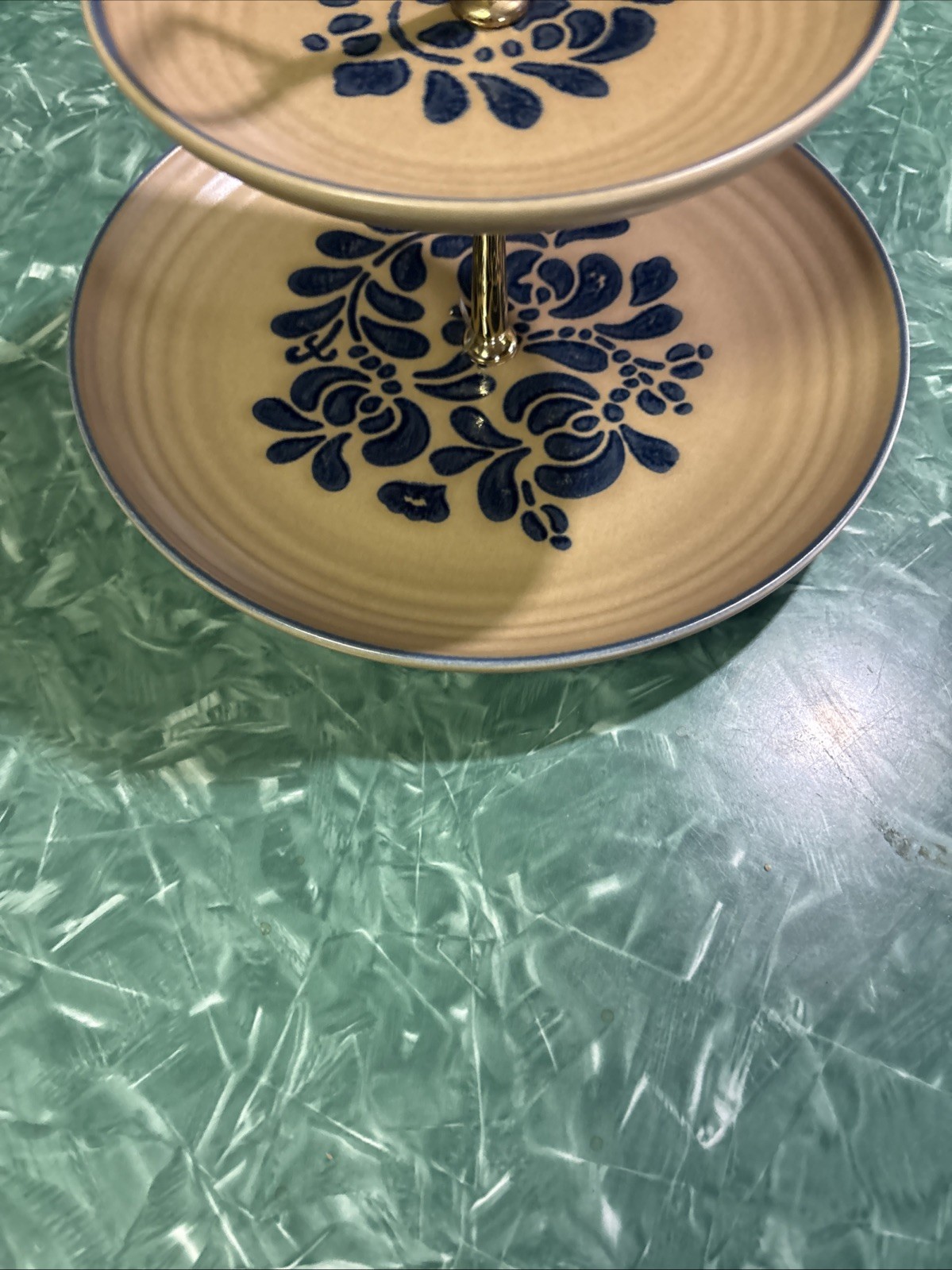 PFALTZGRAFF FOLK ART 2 TIERED SERVING TRAY COLLECTORS EDITION 2001 11″ EXCELLENT