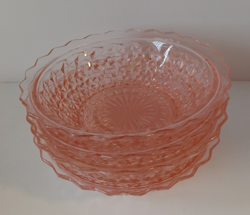 Jeannette Pink Depression Glass Holiday Buttons and Bows 19 Piece Set