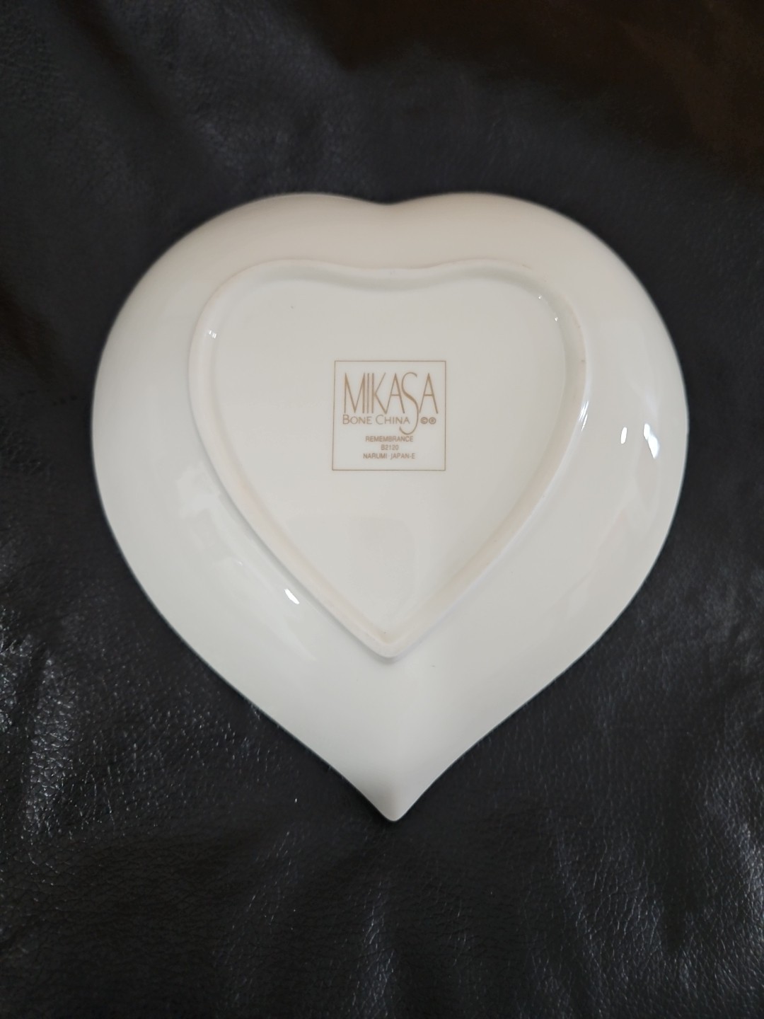 Mikasa Bone China Heart Shaped Bowl Trinket/Candy Dish Remembrance Floral