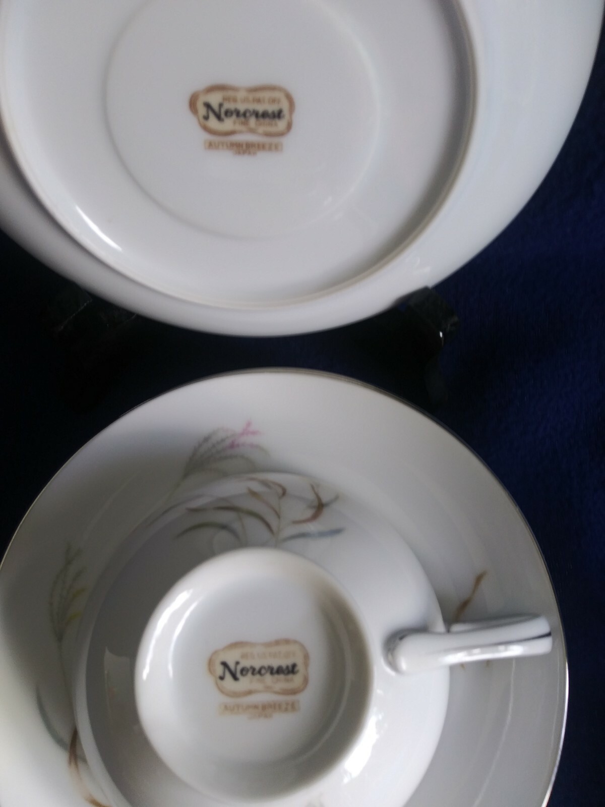 NORCREST AUTUMN BREEZE WHEAT PATTERN 4 FOOTED COFFEE CUPS  2 1/8″ & SAUCERS 6 IN