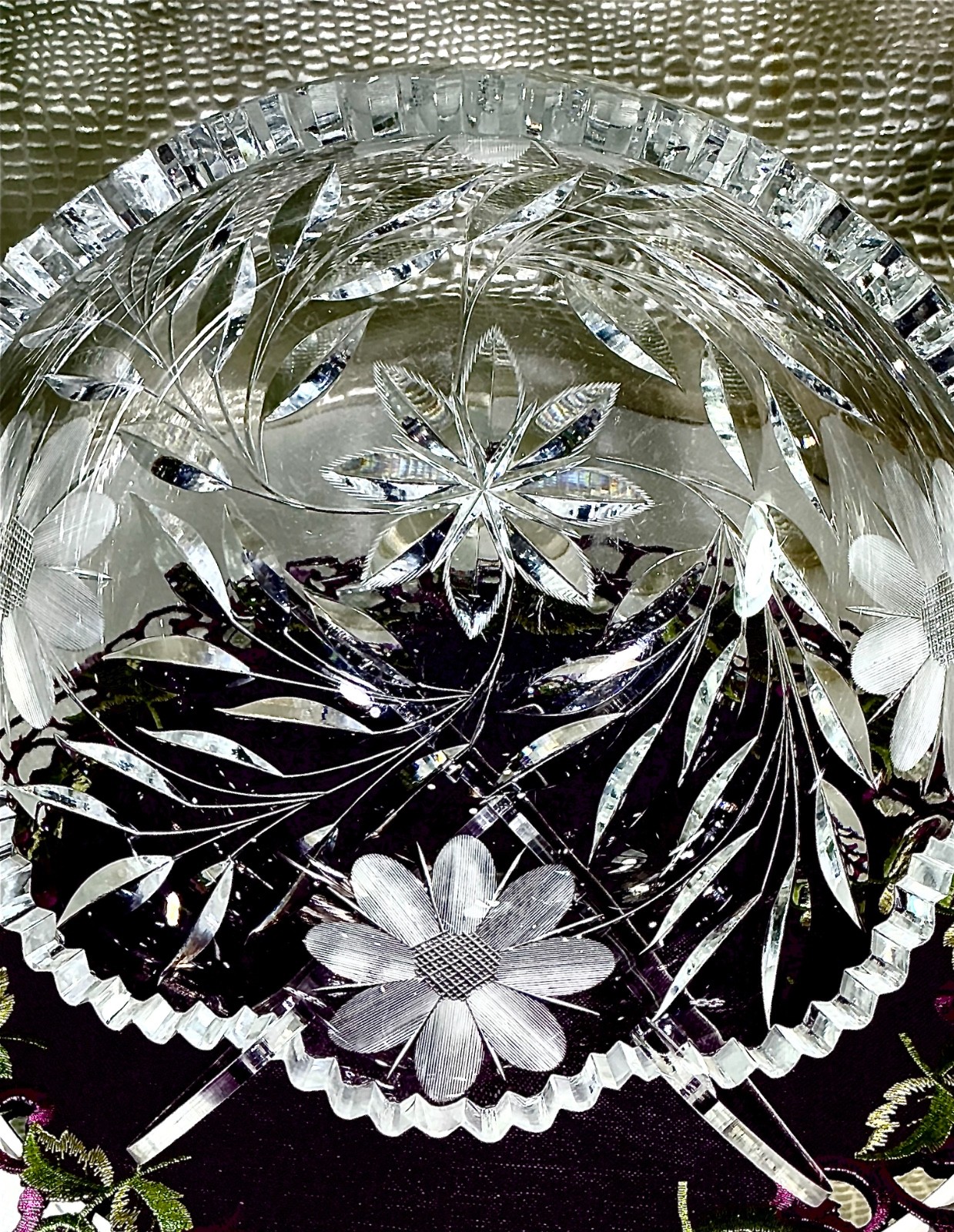 American Brilliant Cut Glass Crystal 9″ Large Heavy Centerpiece Bowl Antique