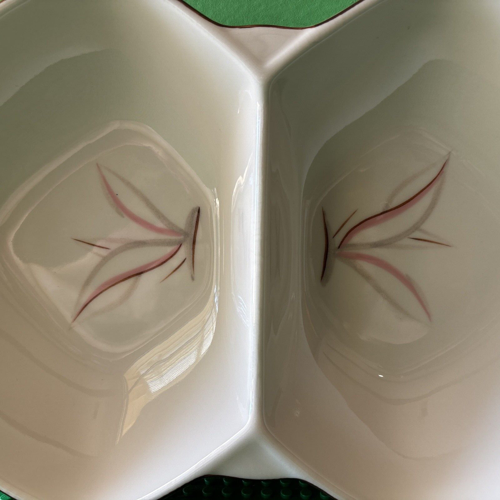 VINTAGE MCM WINFIELD POTTERY CALIFORNIA USA DRAGON FLOWER DIVIDED SERVING DISH