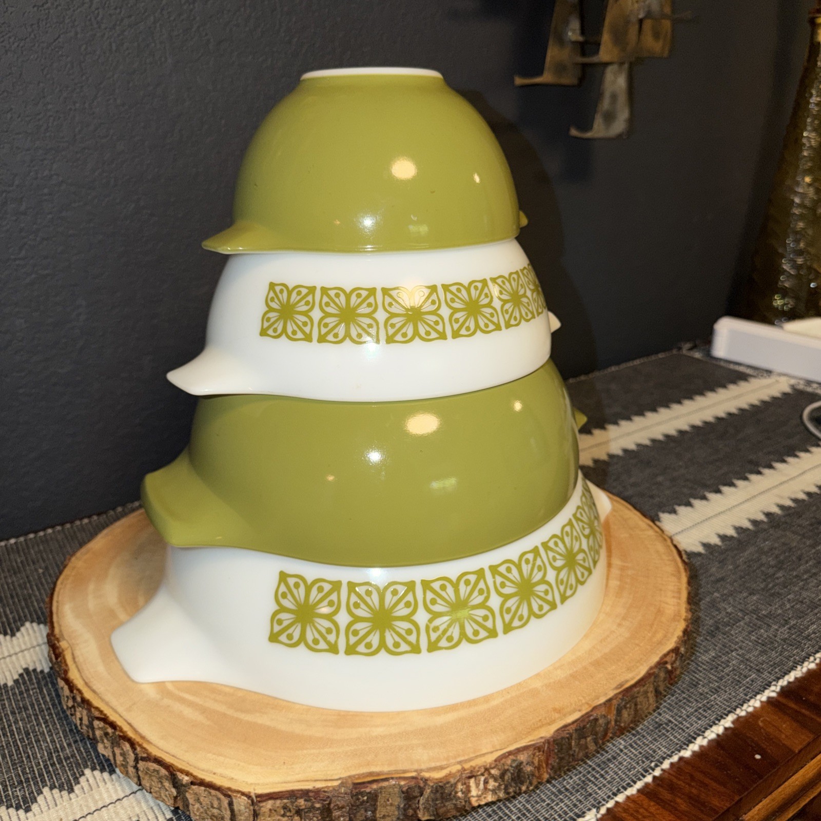VTG Pyrex Green Square Flowers/Verde Cinderella Dbl Spout Nesting Bowls Set of 4