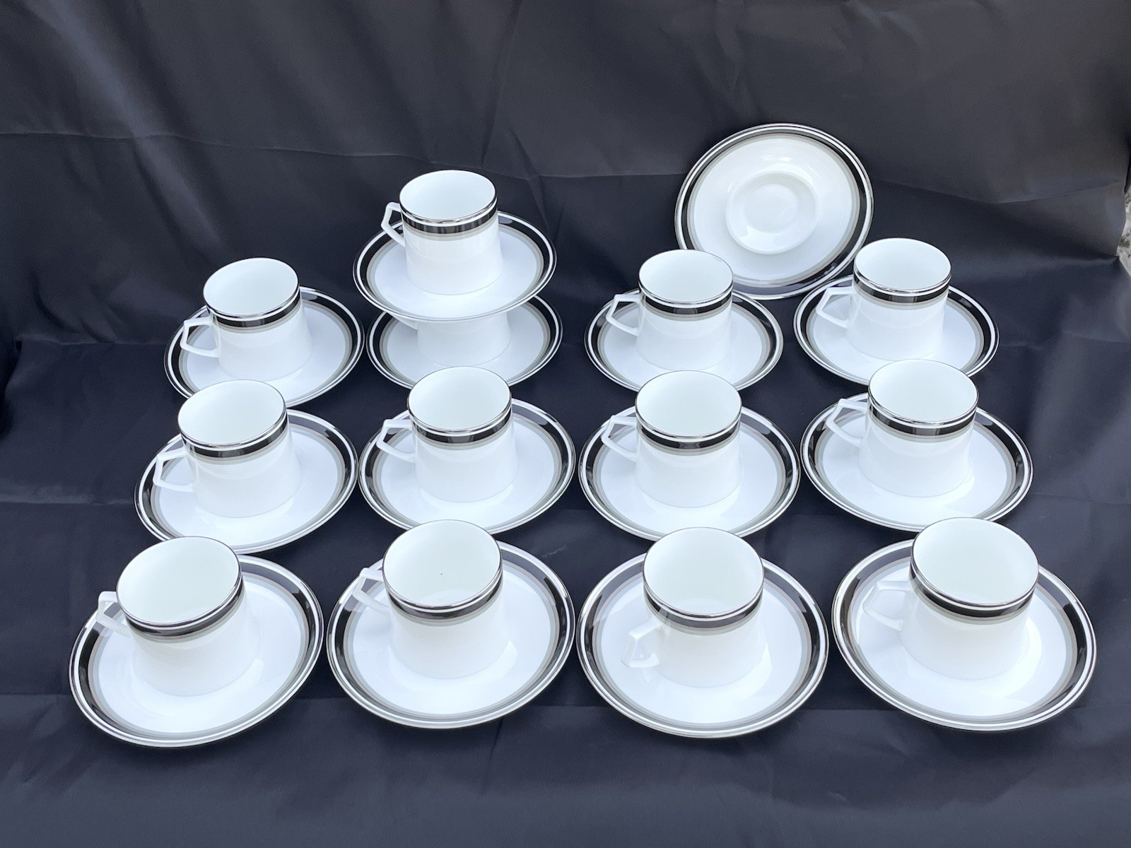 Mikasa Noir Platinum Dinnerware Twelve 5-Piece Place Settings Huge 60pc Set