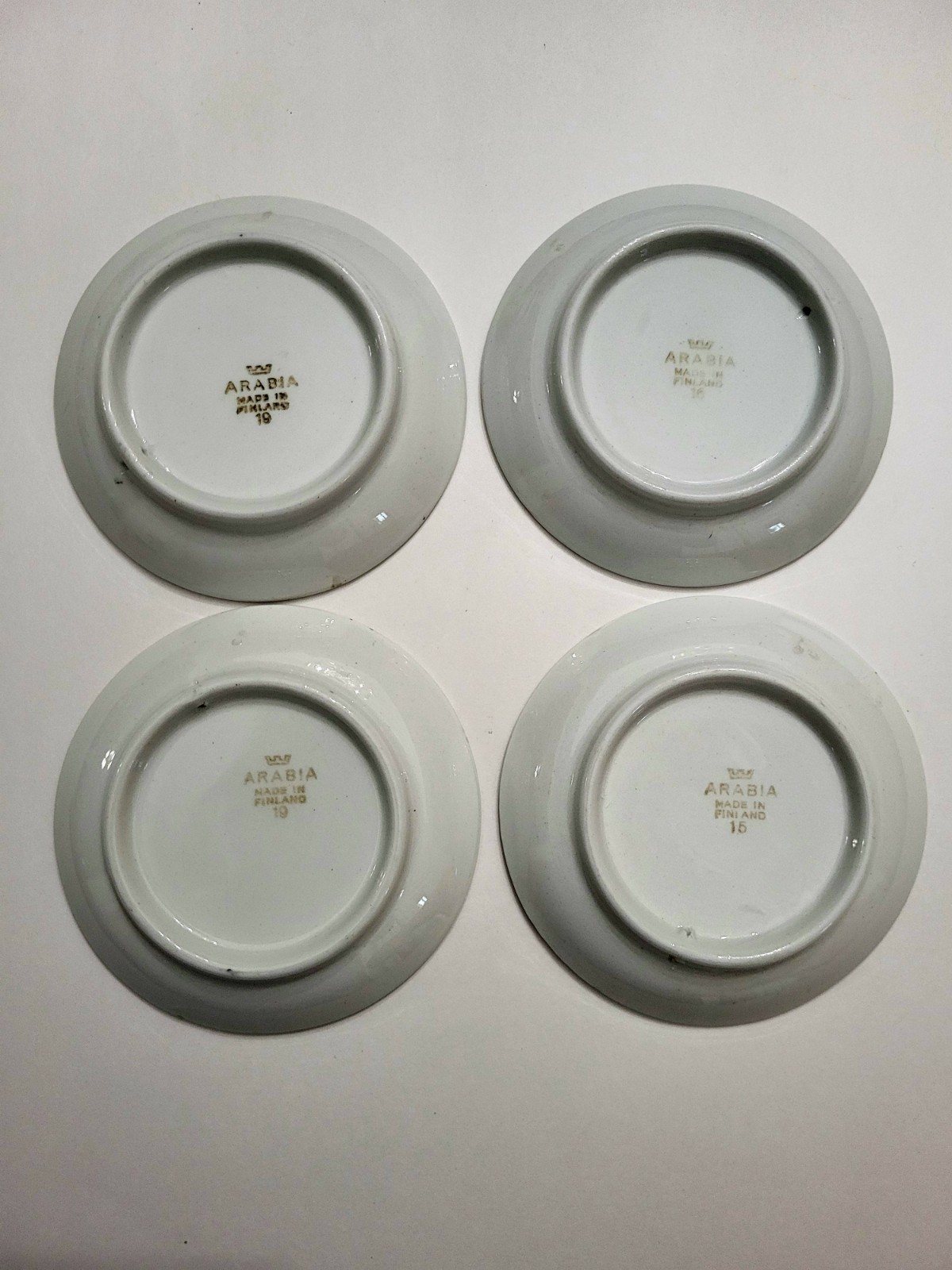 ARABIA Finland EMILIA Set Of 4 Pin Dishes Wall Plates Vintage MCM Porcelain