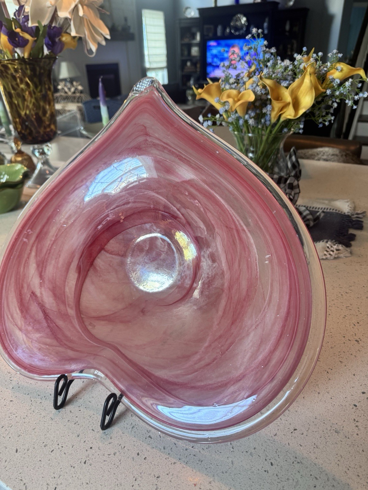 Large 16” Hand Blown Pink/Red Swirl Heart Art Glass Bowl Murano Style Centerpiec