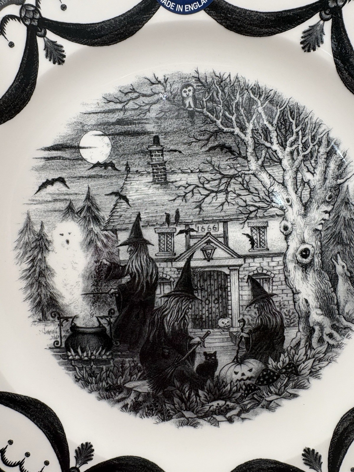 Royal Stafford Halloween Coven Witches Ghost Dinner Plates 11” ~ Set of 4