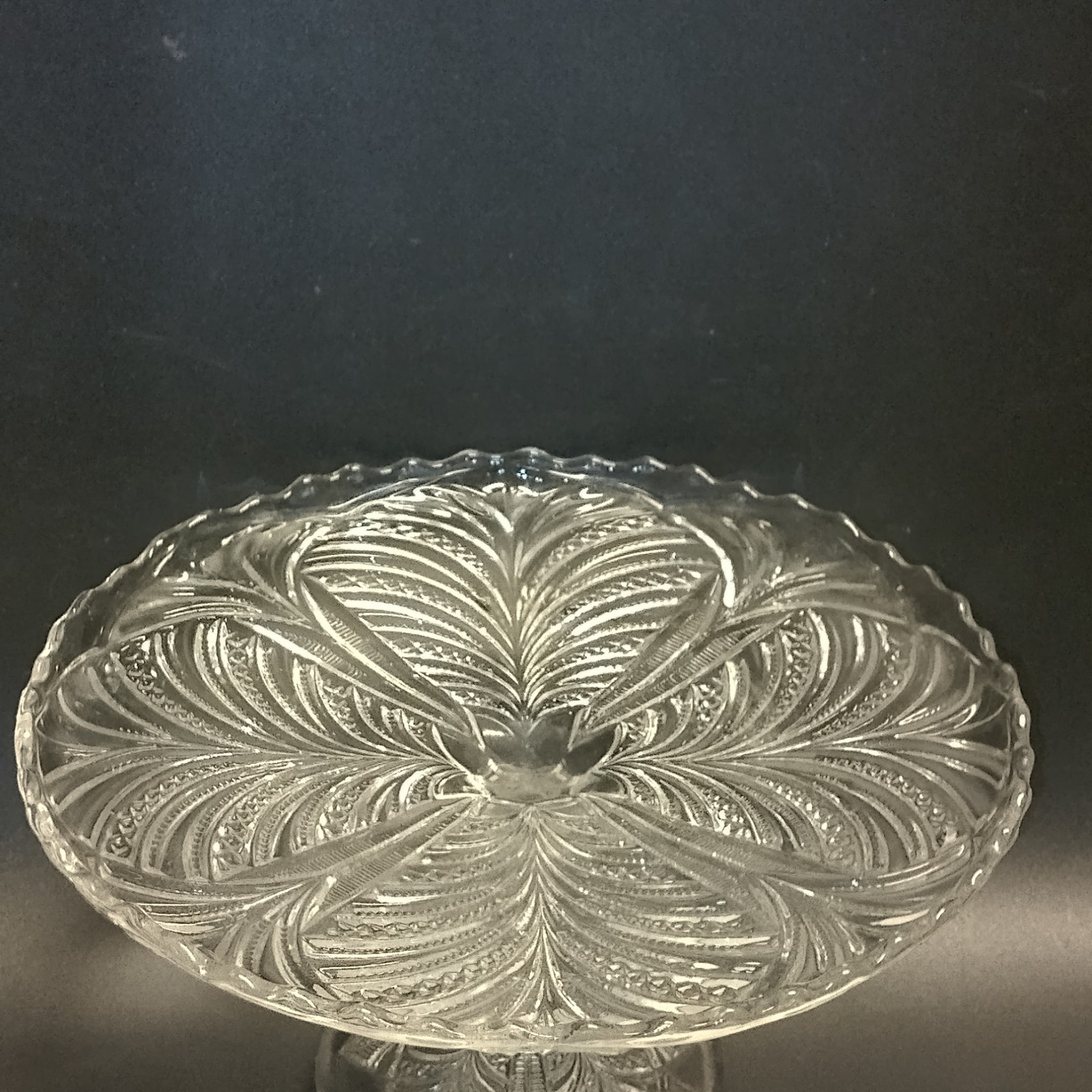 EAPG Bryce Higbee & Co Bonair Palm Leaf Fan 9″ X 4.5″ Footed Cake Stand 1903 UV