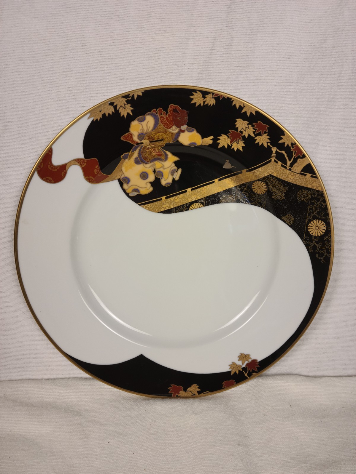 Masuda Yokohama Porcelain Gold Laquer 12″ Plate Samurai
