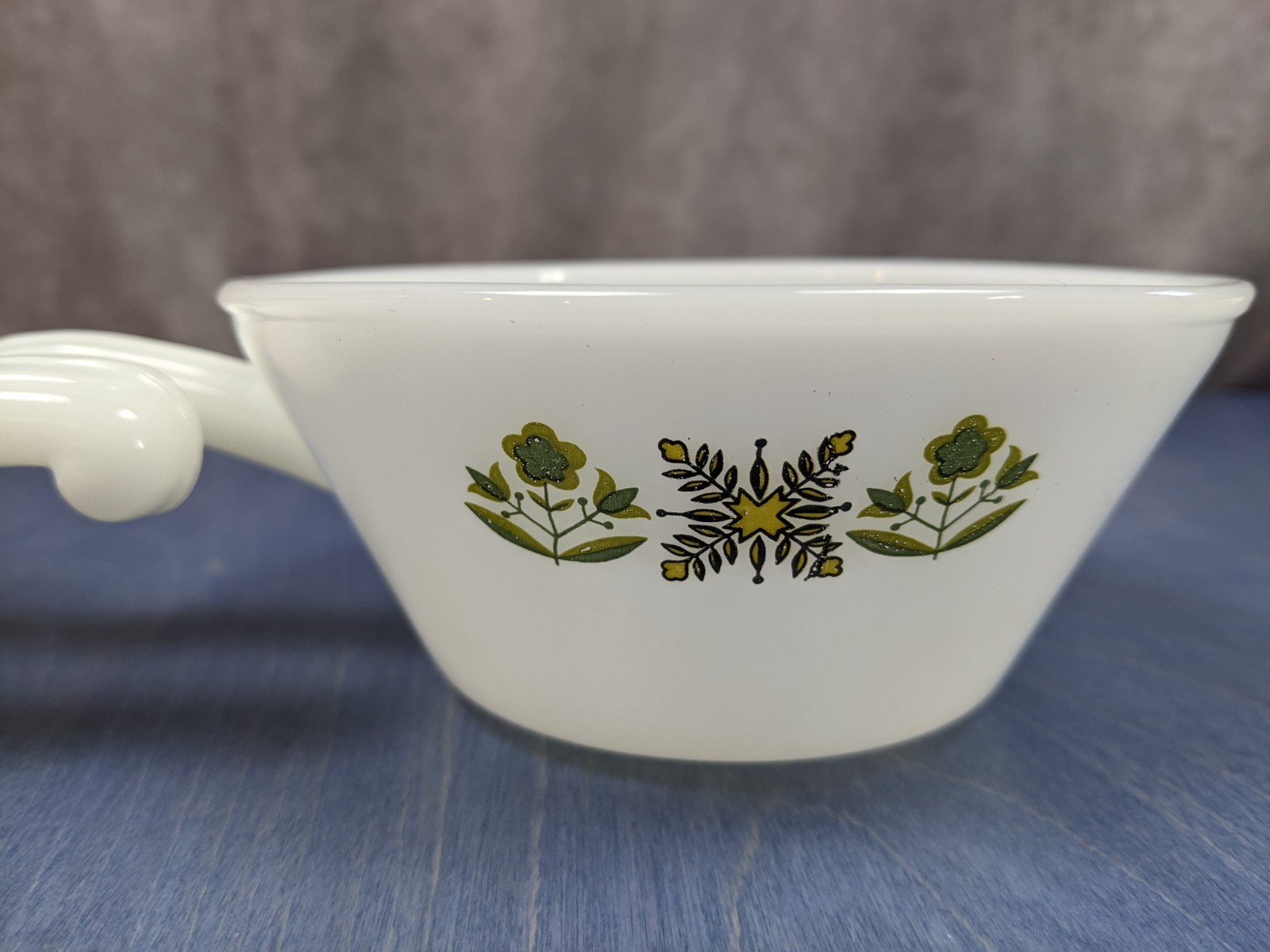 Vintage Fire King Meadow Green Handled Chili Soup Bowls Milk Glass 1968-76 Lot 2