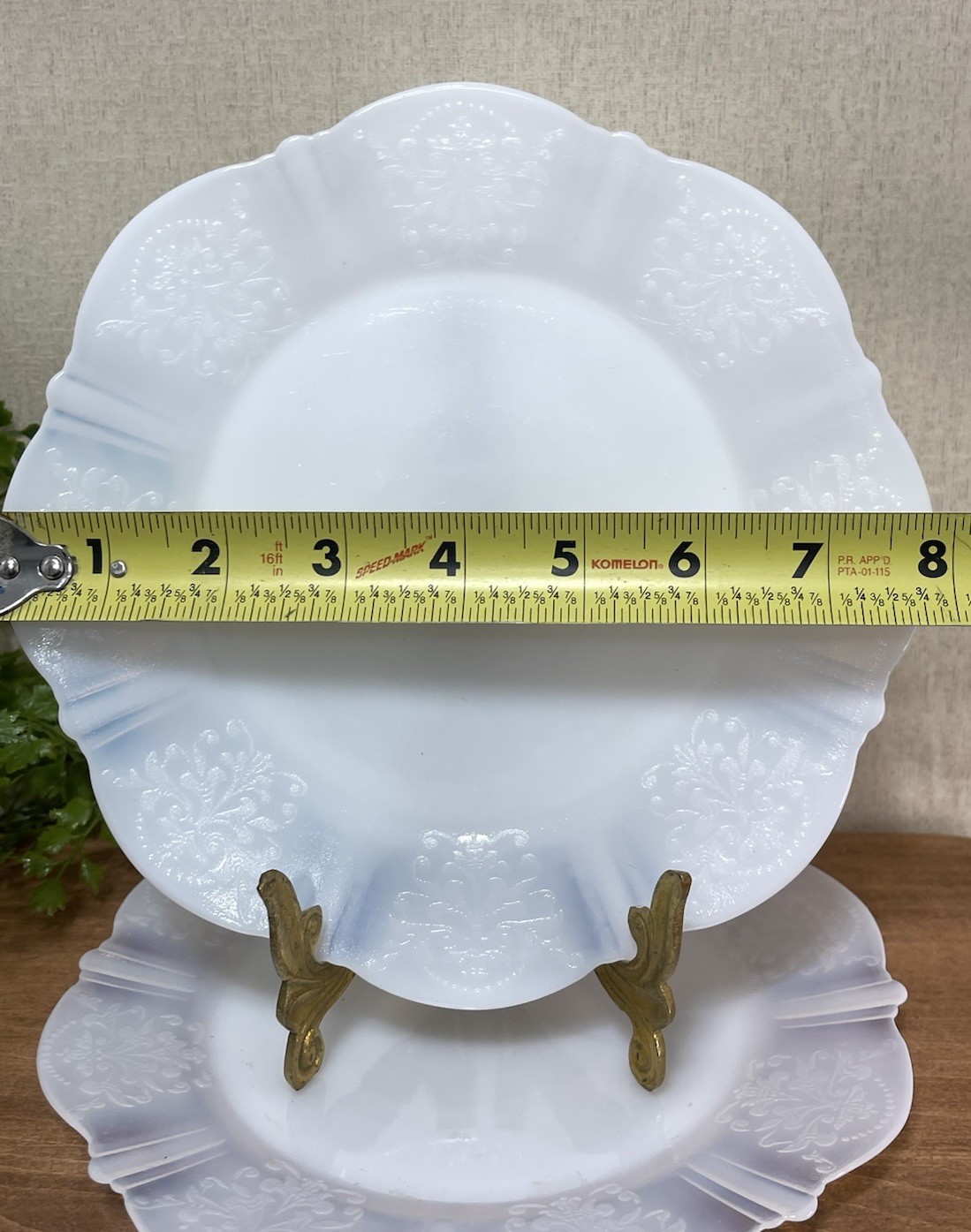 MacBeth Evans Plates 4 6 In 2 8 In White Opalescent American Sweetheart