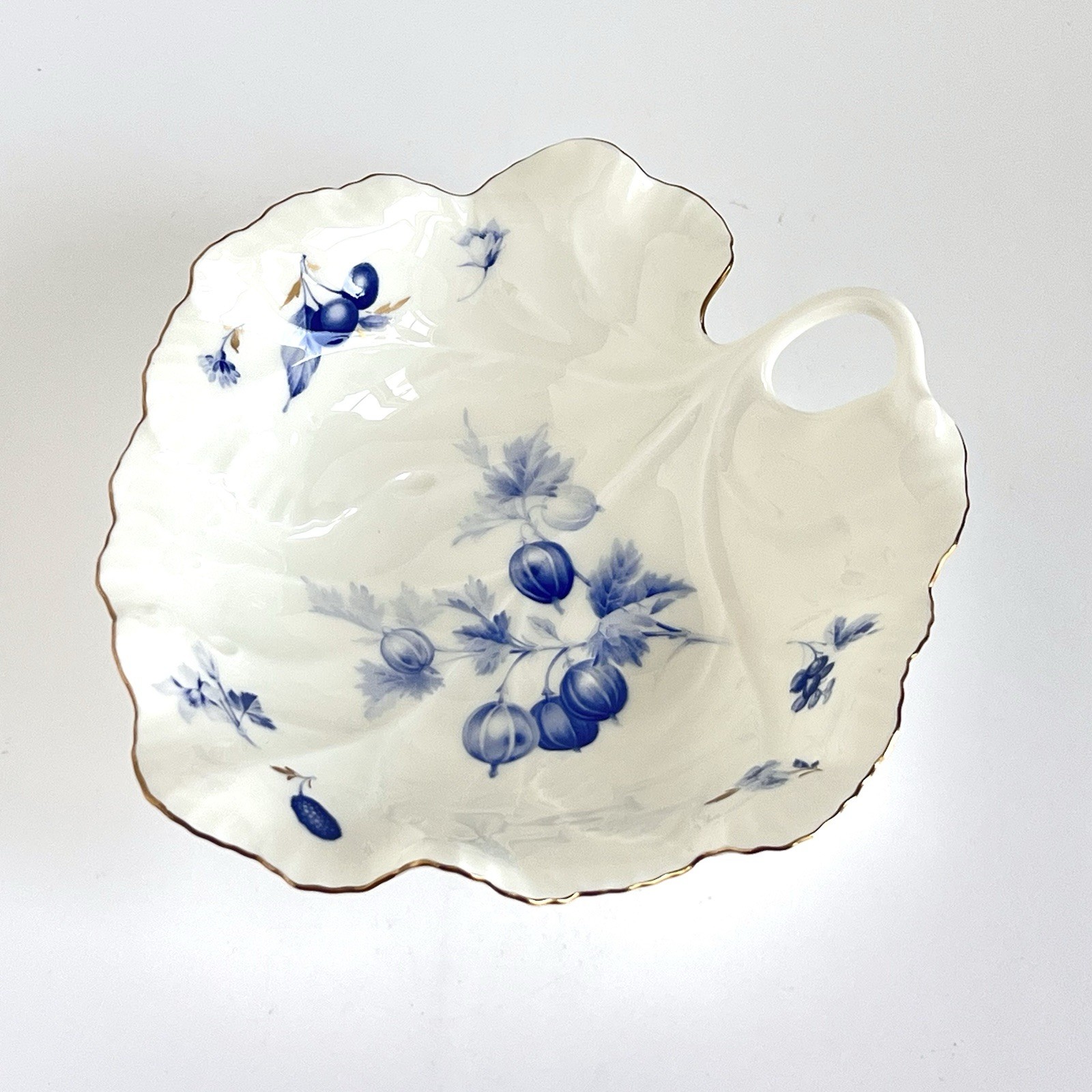 Mikasa Fruit Bouquet Bone China Blue W/Gold Berries Pattern Nappy Dish Japan