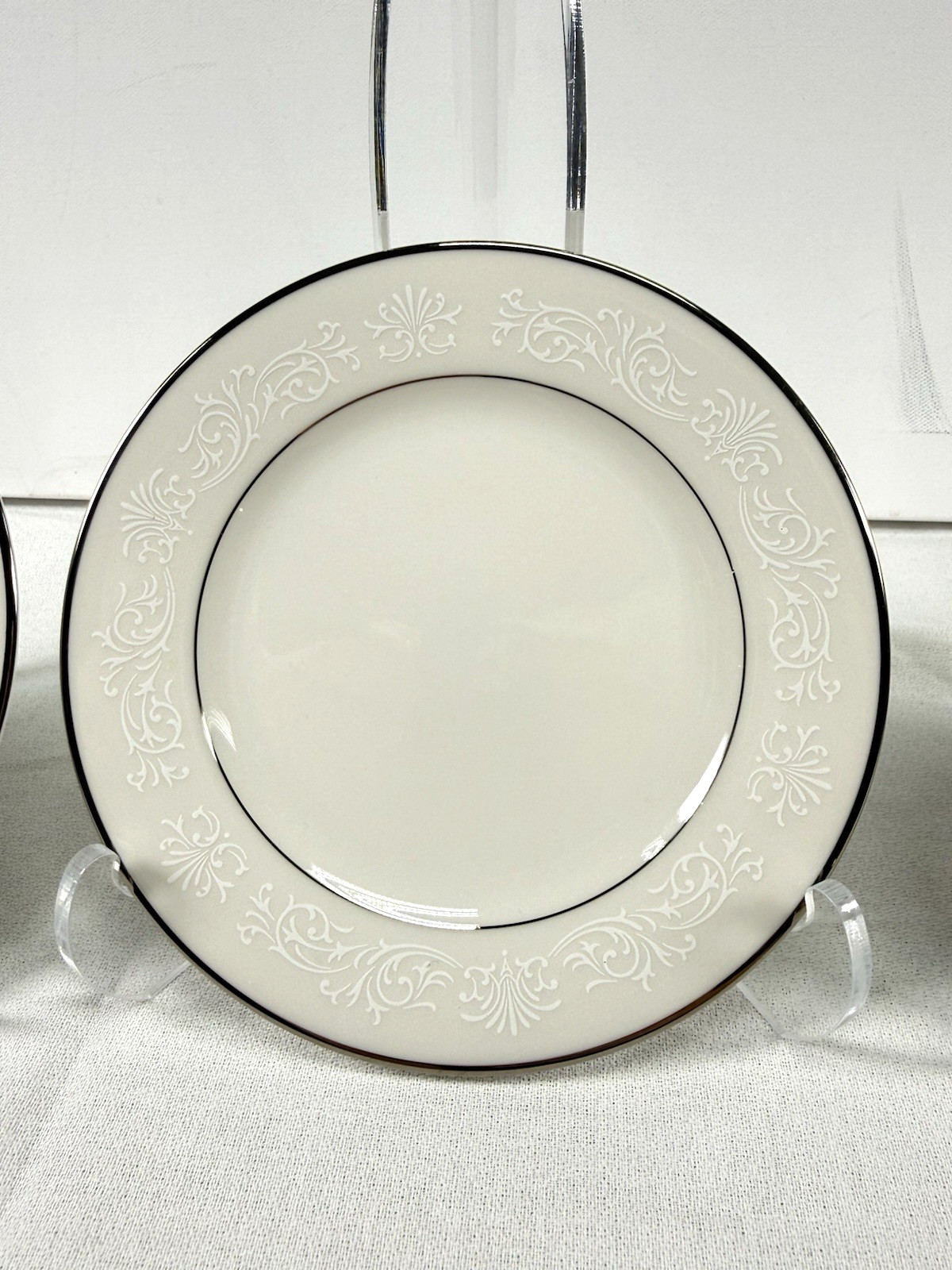 Noritake Ivory China Japan Marseille 7550 Bread & Butter Plates 6 1/4″ Set of 4