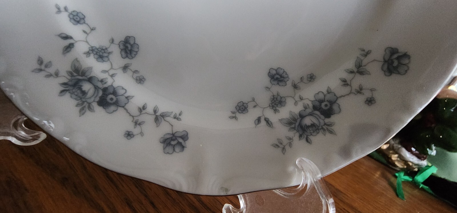 Blue Garland Dessert Bread Plates 6″ (pairs) Johann Haviland White Blue Platinum