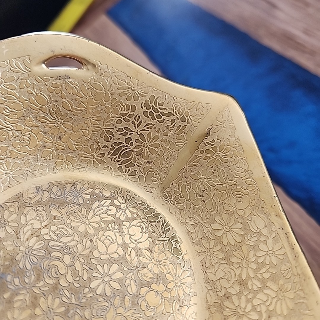Vtg Rose Floral Gold-toned Covered Trinket Dish Made Japan Small Lovely Elegant