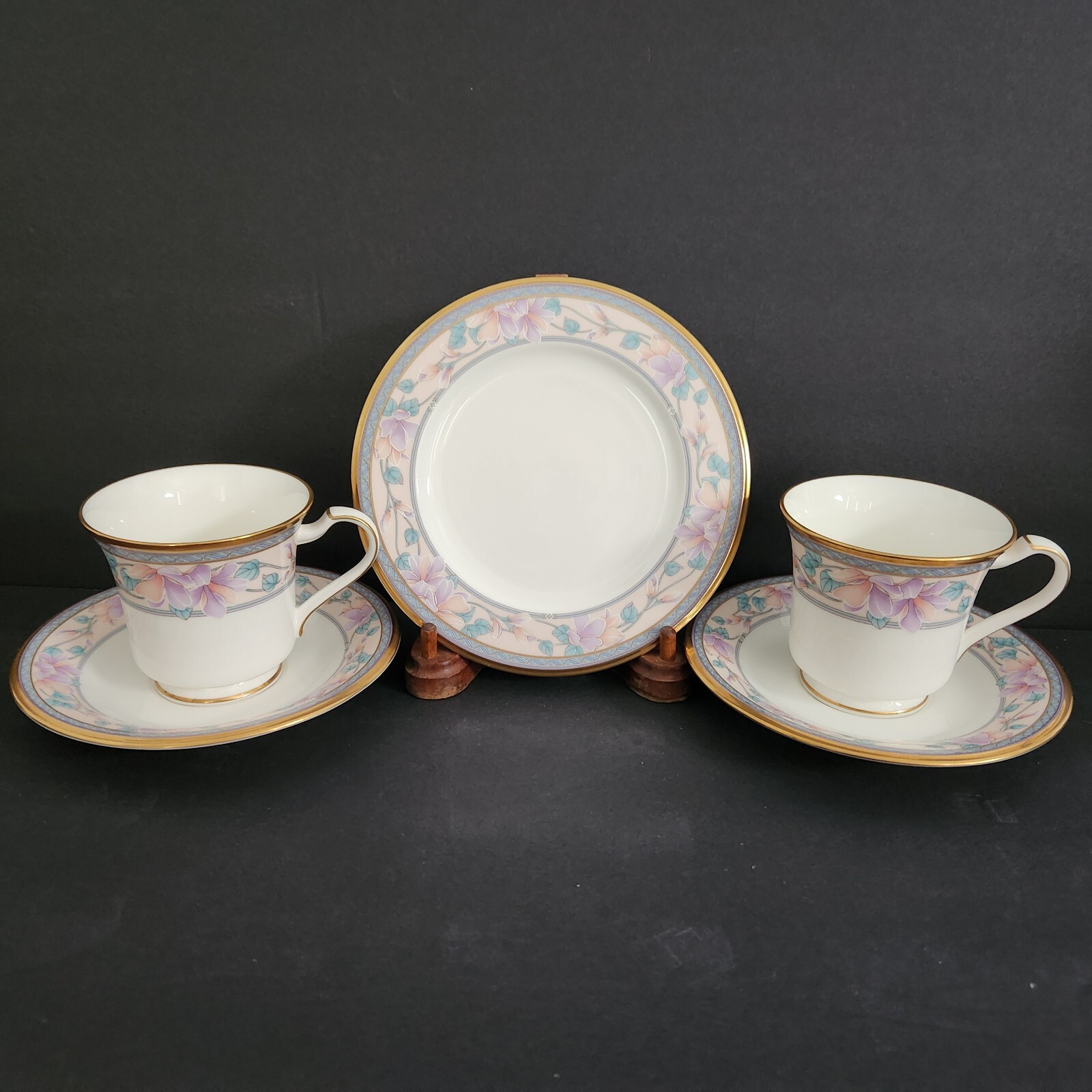 Embassy Suite By Noritake 2-cups And Saucers, 1- Bread And Butter Plate, 5 Pcs