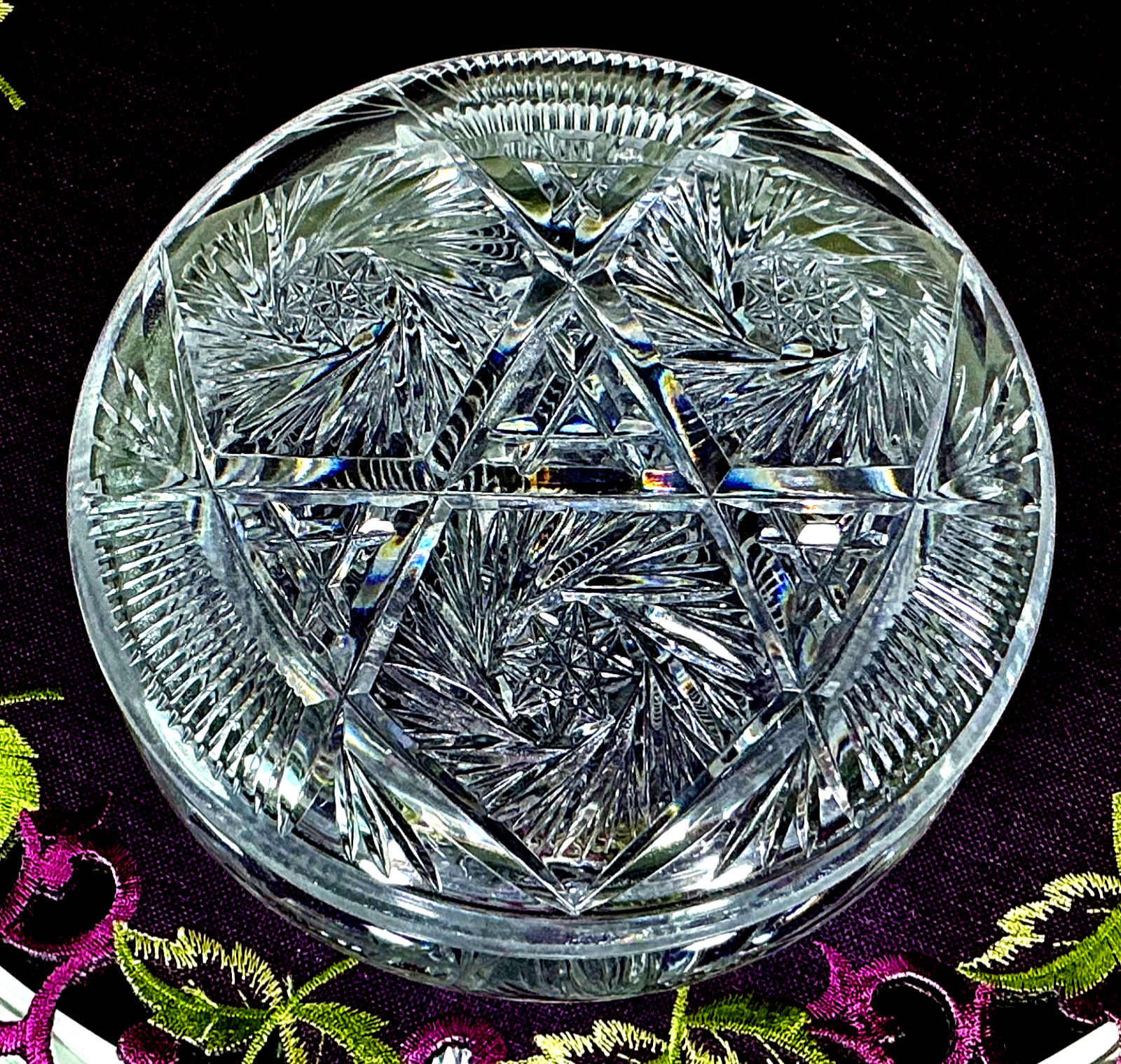 American Brilliant Cut Glass Crystal Large Covered Vanity Dresser Box & Lid.