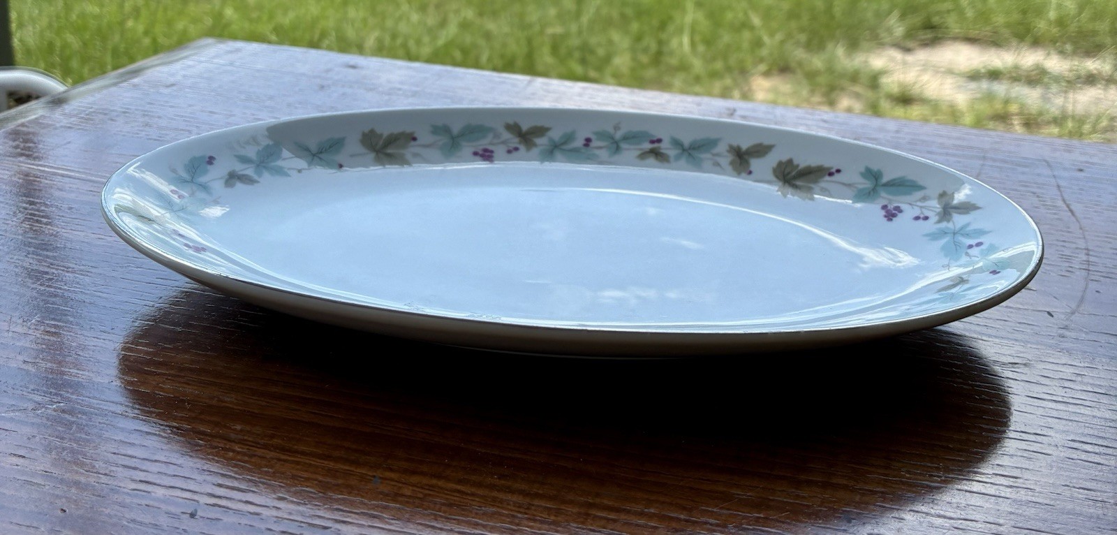 DISCONTINUED OVAL PLATTER FROM FINE CHINA OF JAPAN WITH THE “GRAPEVINE” PATTERN