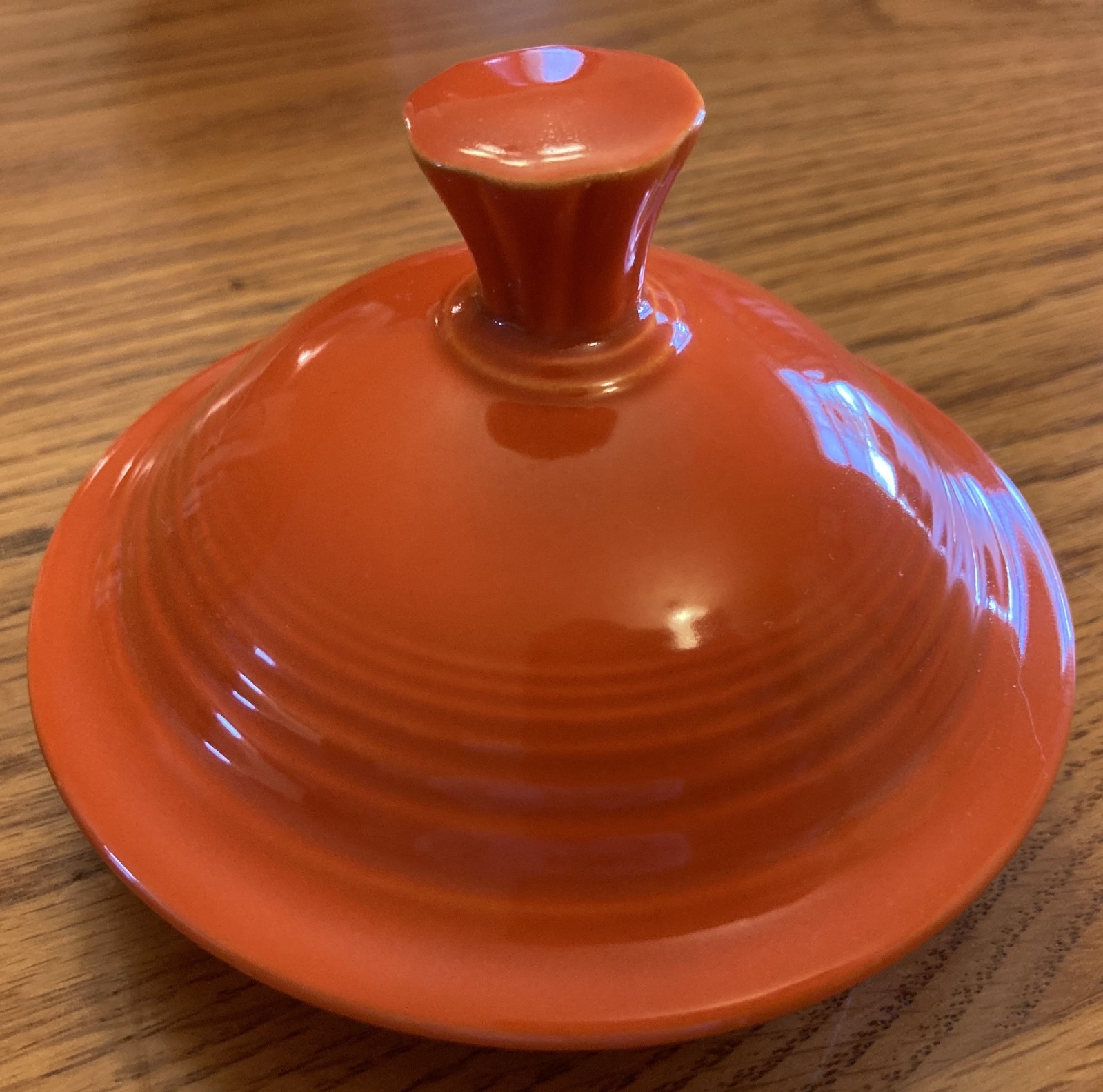 Vintage Fiesta coffee pot with lid in “radioactive” red (exc.) (1936-1959)