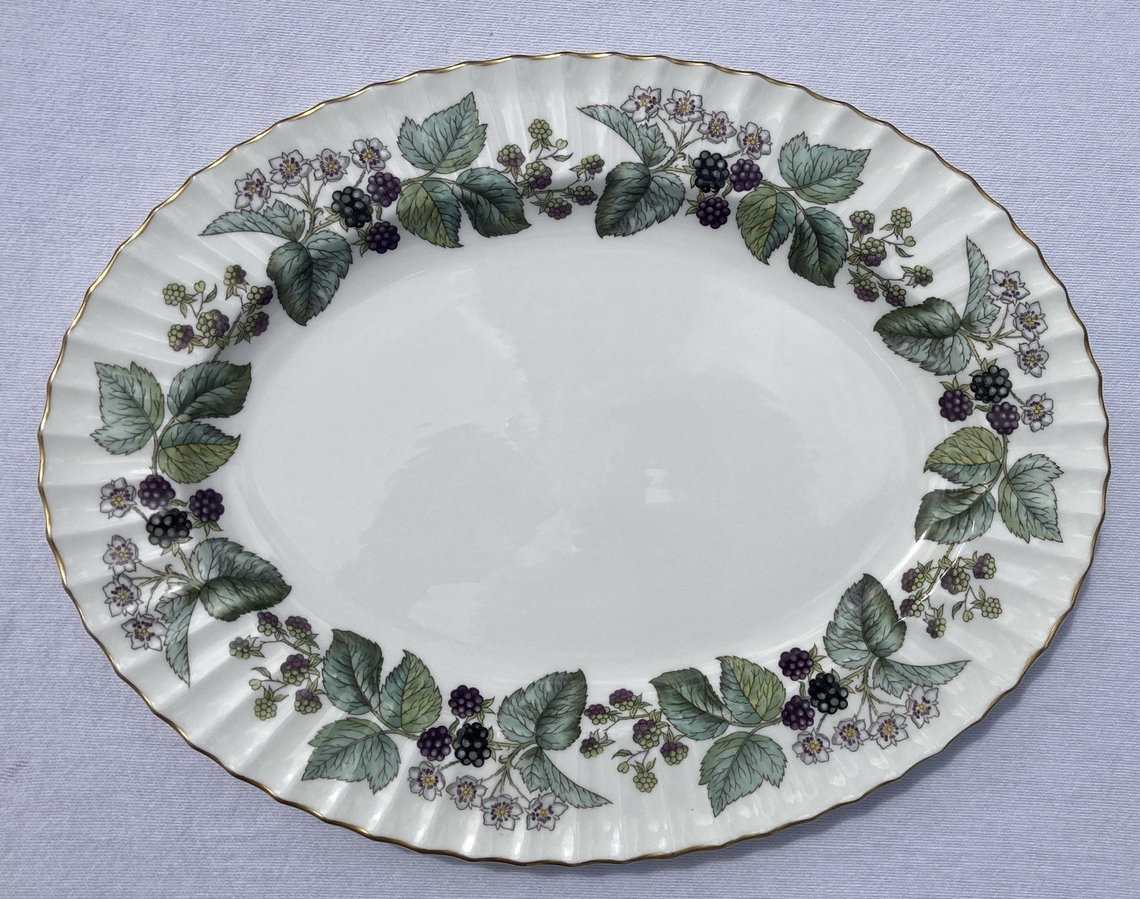 Royal Worcester Lavinia 15.5” Oval Platter Ivory England Blackberry