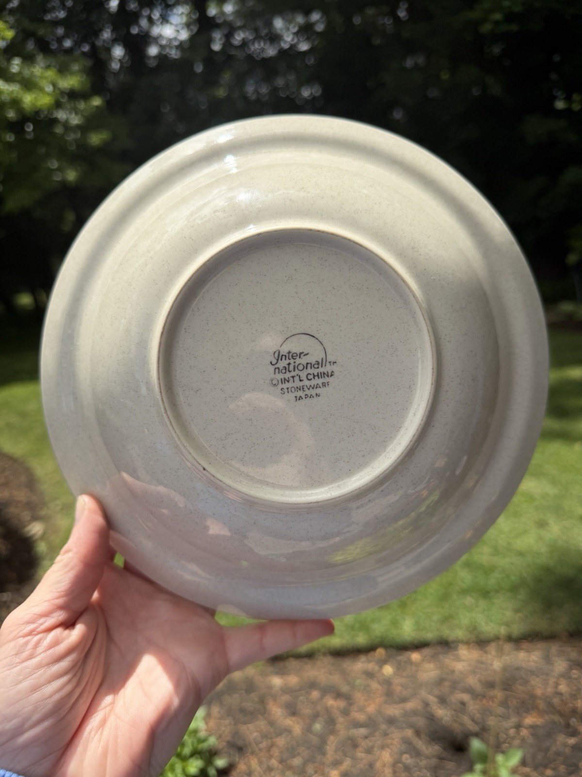 International China Marmalade Stoneware Serving Bowl 9 in Scalloped Goose Pear