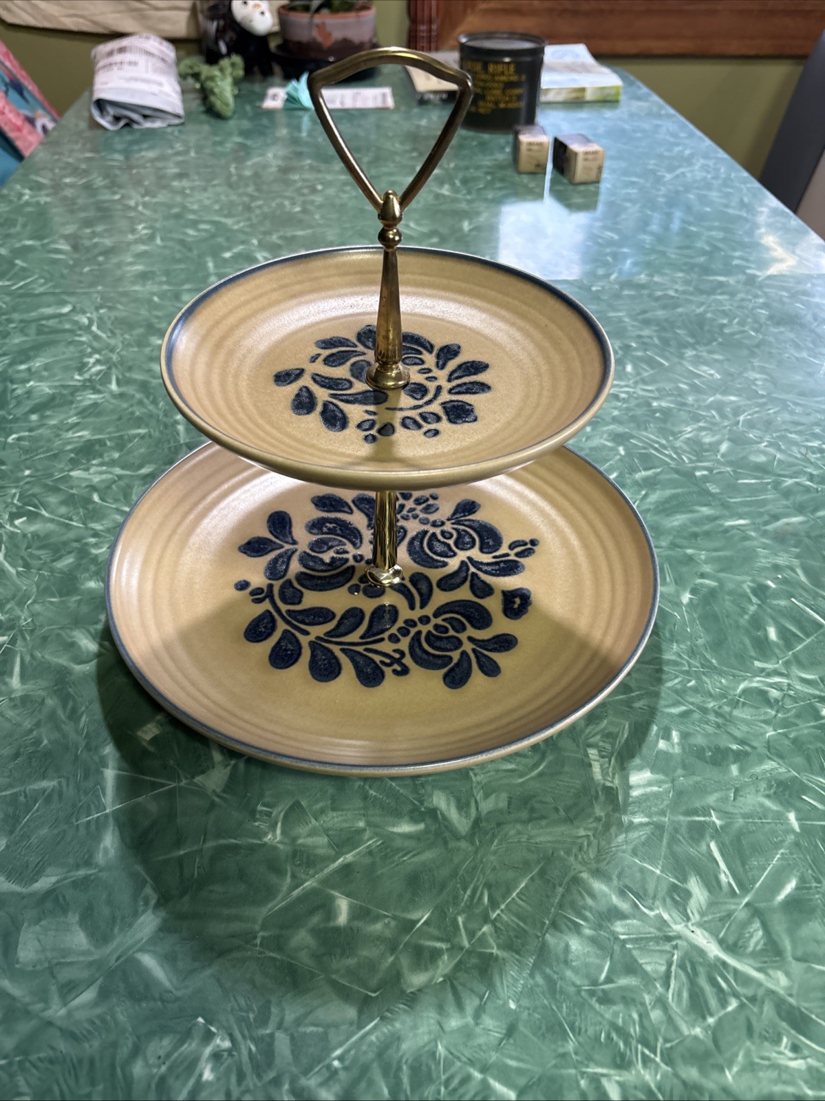 PFALTZGRAFF FOLK ART 2 TIERED SERVING TRAY COLLECTORS EDITION 2001 11″ EXCELLENT