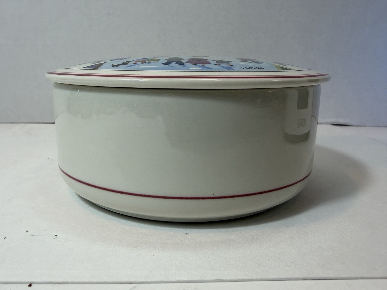 Villeroy & Boch NAIF CHRISTMAS Large Dish Box With Lid 5″ Trinket Candy Nuts