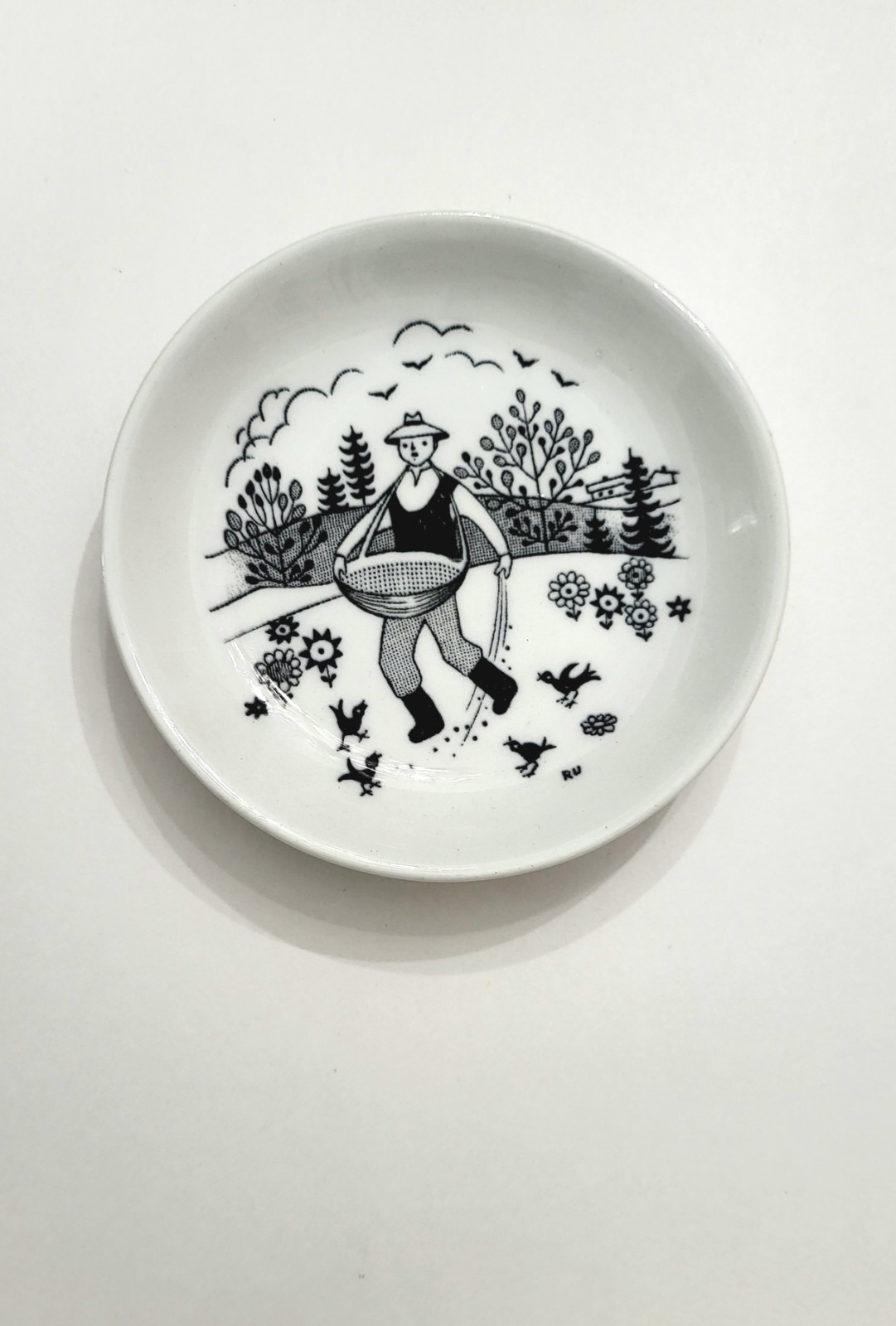 ARABIA Finland EMILIA Set Of 4 Pin Dishes Wall Plates Vintage MCM Porcelain