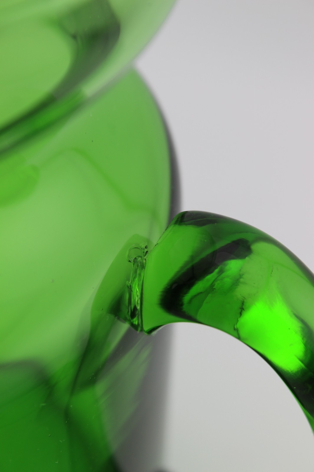 Hand-Blown Glass Drink Pitcher w/ Lid Forest Green MCM Applied Handle 9 3/8″ H