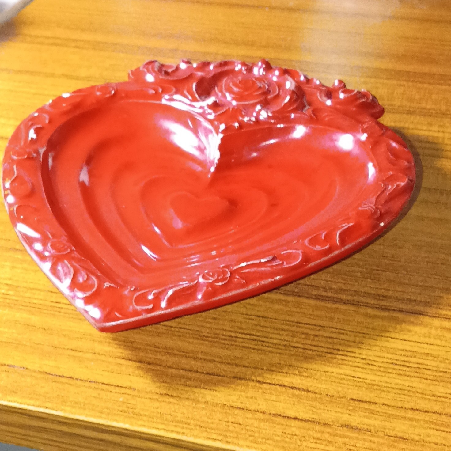 Red Heart-Shaped Ceramic Candy Dish, Glossy Finish Decorative Tray