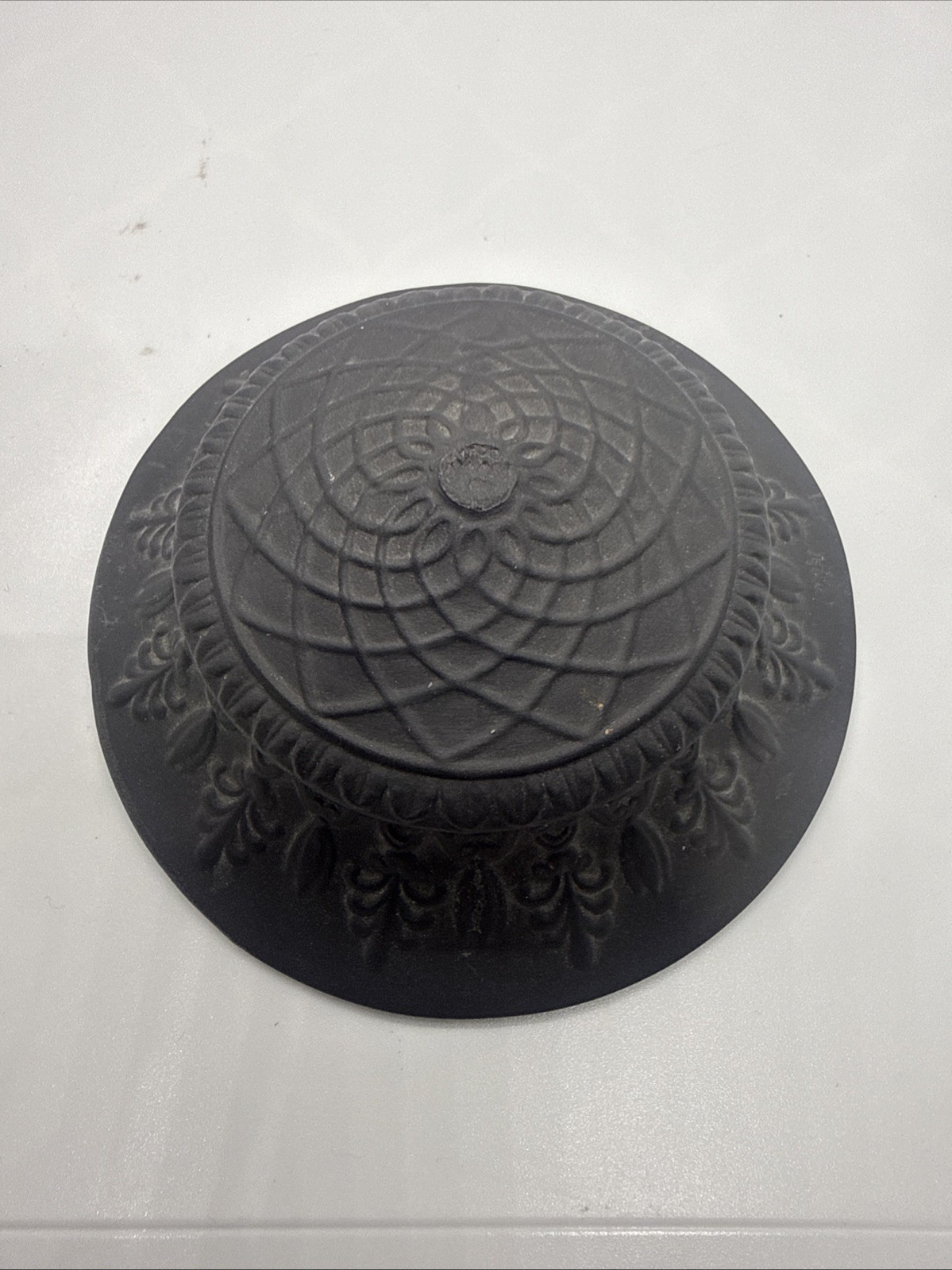 Antique English Black Basalt Porcelain Neoclassical Sugar Bowl Pot Lid (Flaws)