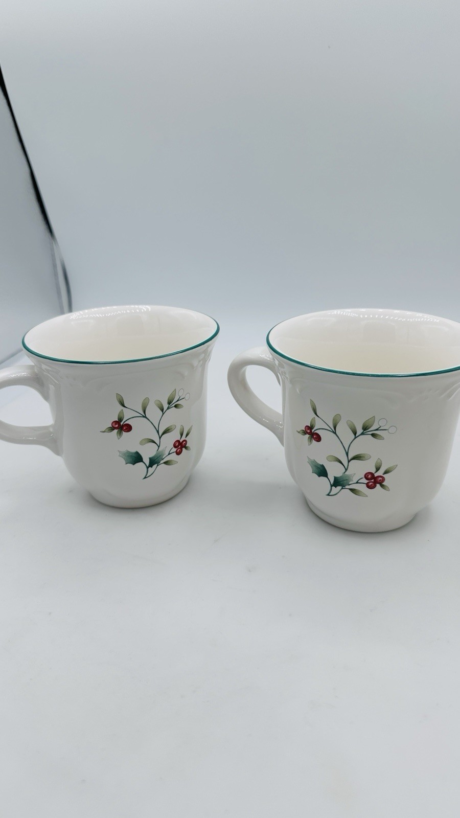 Pfaltzgraff Winterberry Set 4 Coffee Mugs Holly Berry Green Rim Stoneware