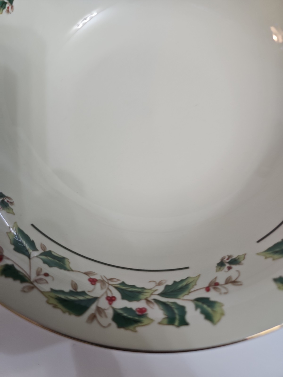 9inch vintage Holly Traditions Serving BOWL Christmas Berry Gold Trim 1997