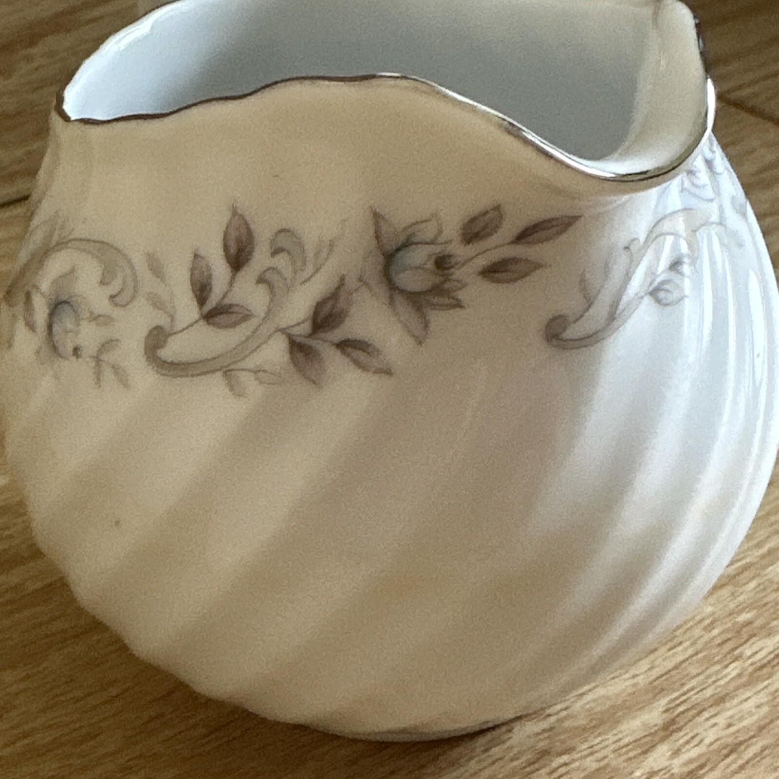 Mikasa Monte Carlo dainty Creamer 470 VTG Mikasa 1994-1997 JAPAN blue flowers