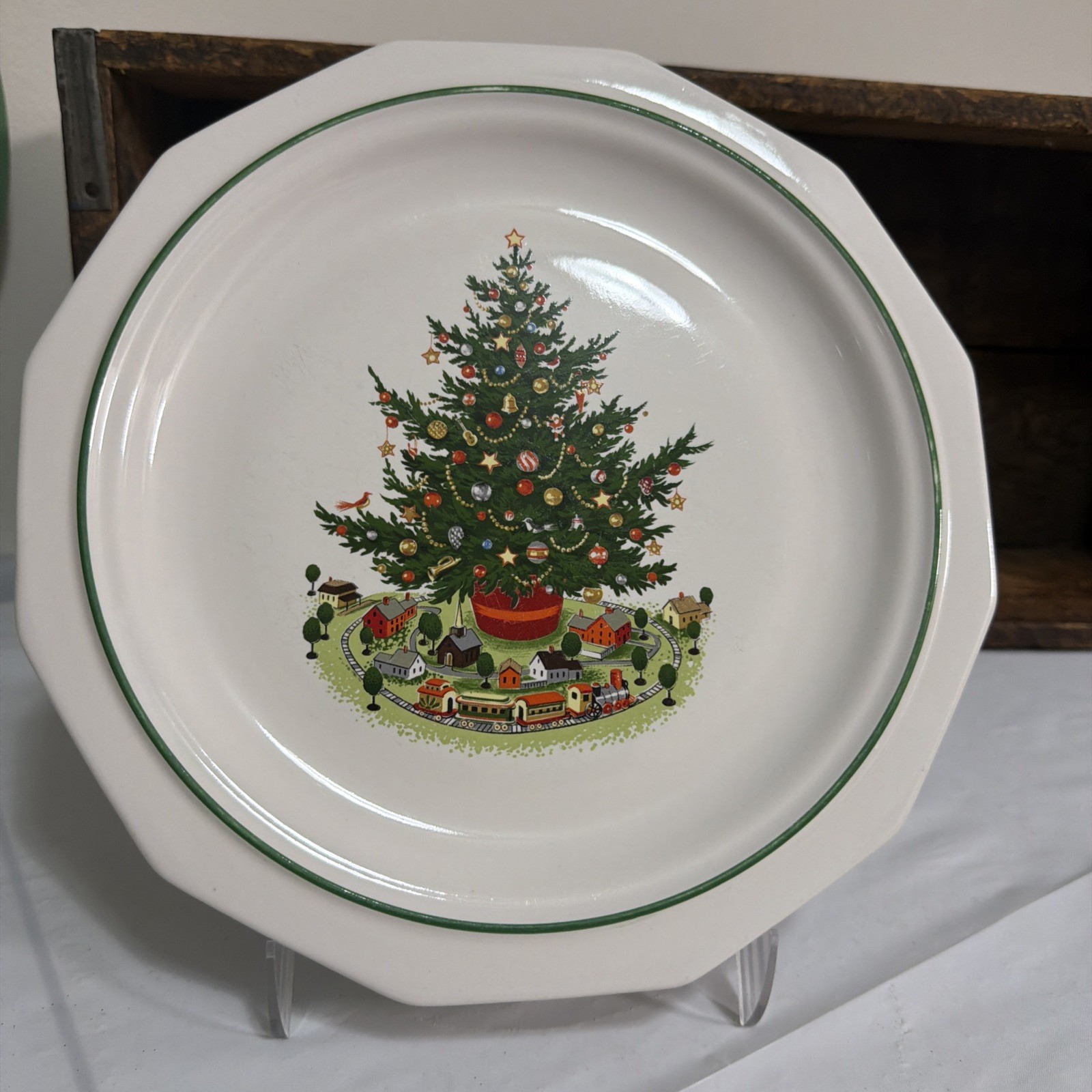 Pfaltzgraff Christmas Heritage Dinner Plate 10″ Holiday Home Decor