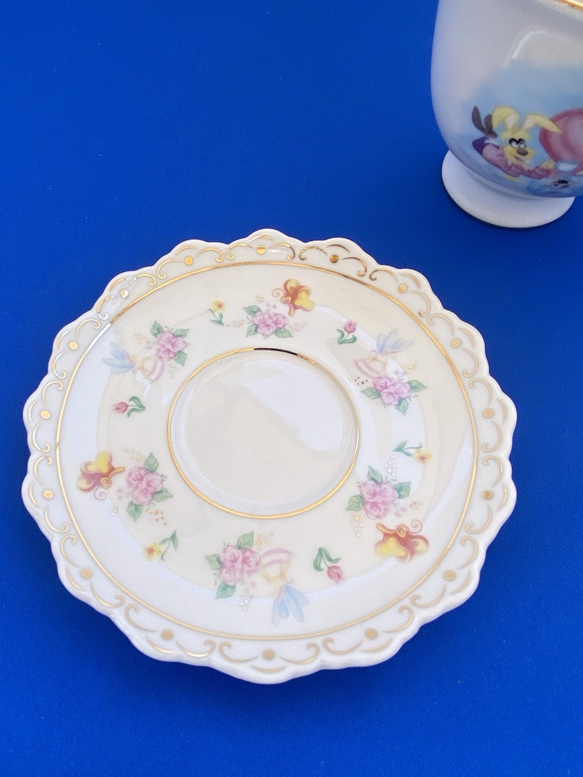 ALICE IN WONDERLAND Tea Cup & Saucer Set Disneyland Excellent Cond. L@@k L@@K!!